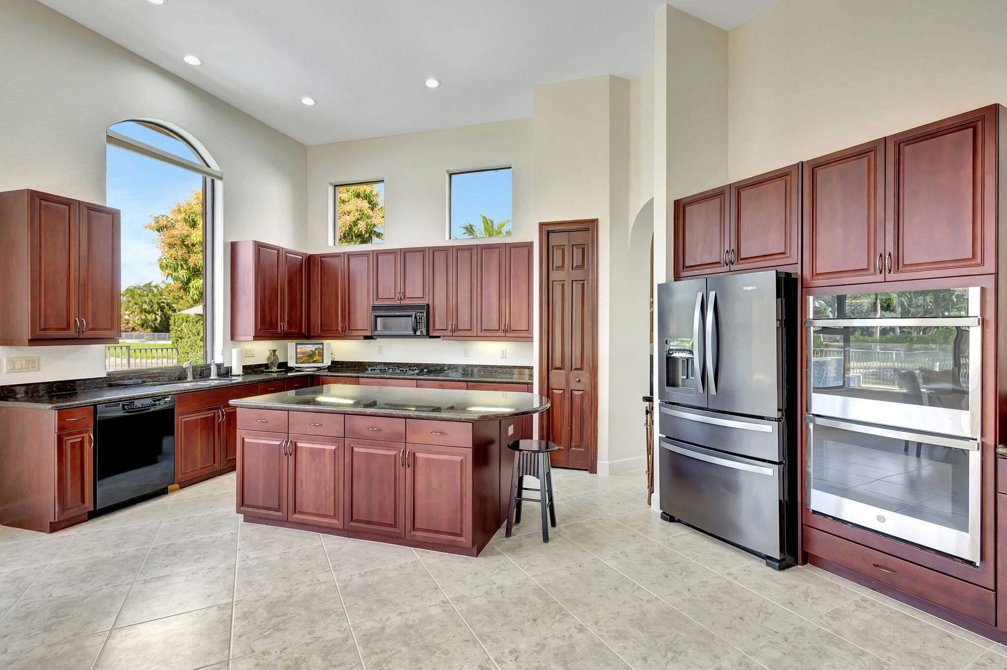 3553 Collonade Drive