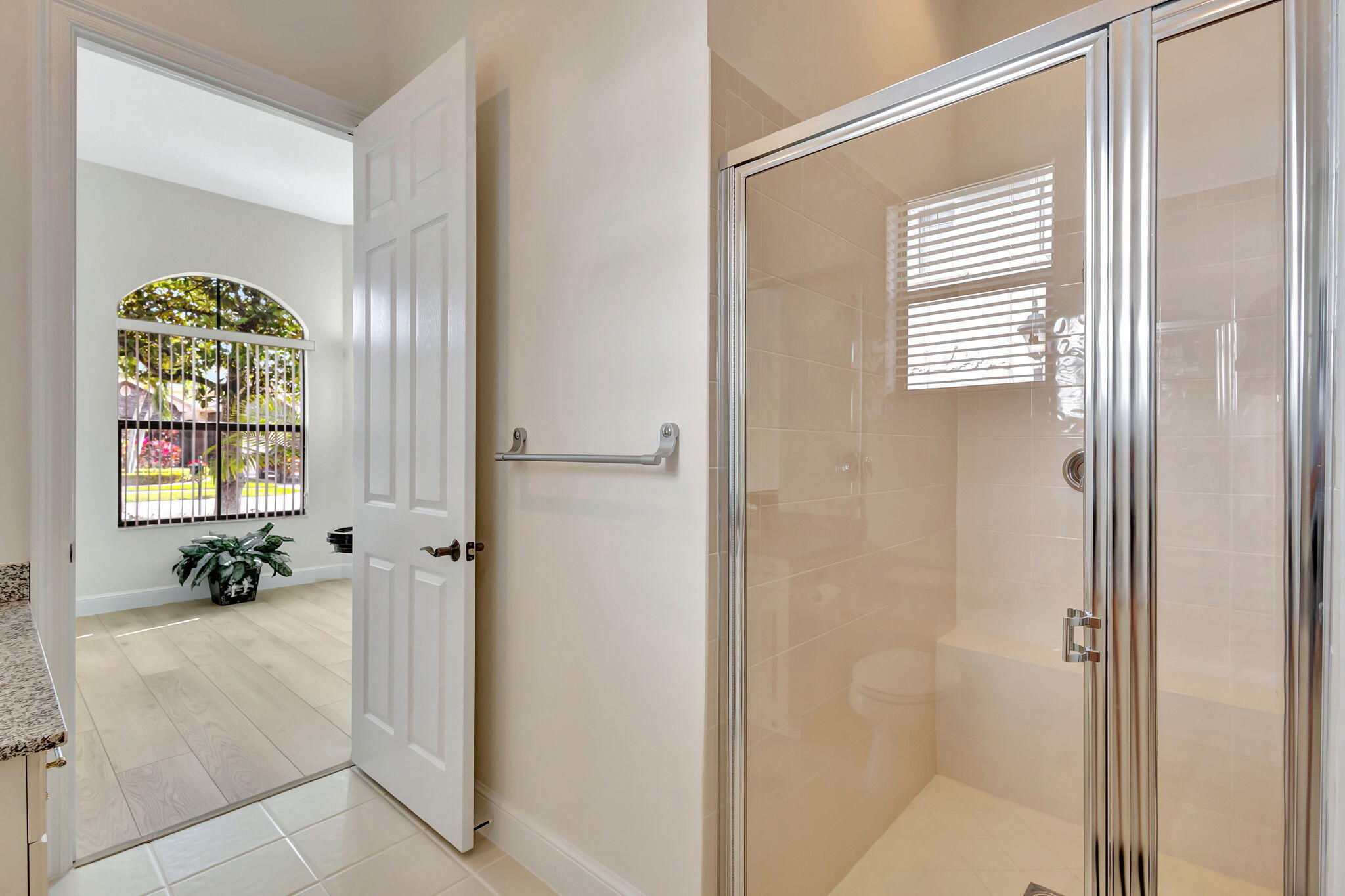 3553 Collonade Drive