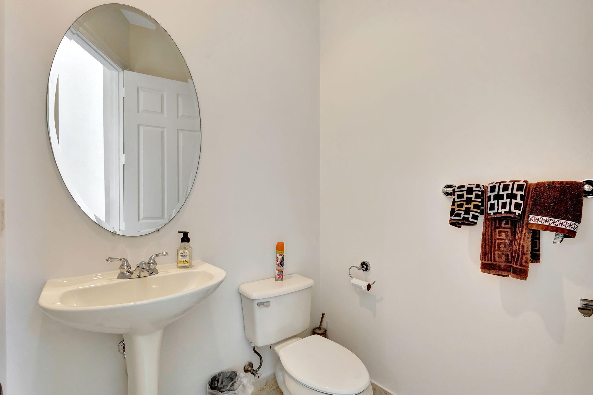 3553 Collonade Drive