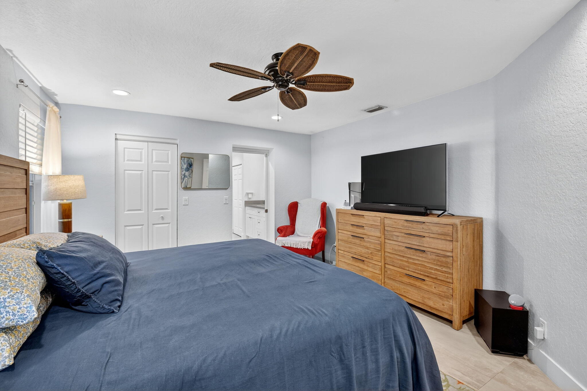 1216 NW 8th Court