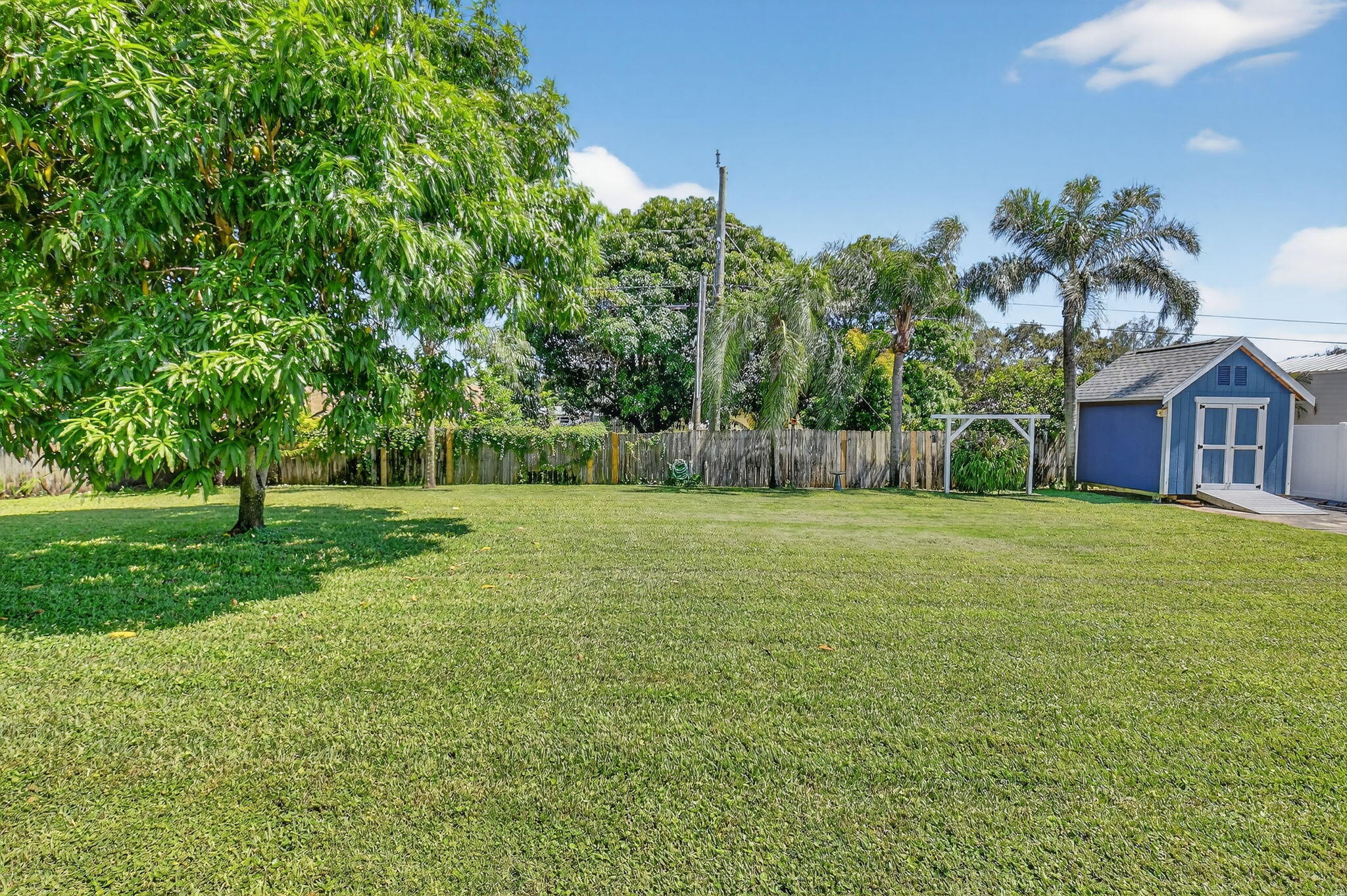 1216 NW 8th Court