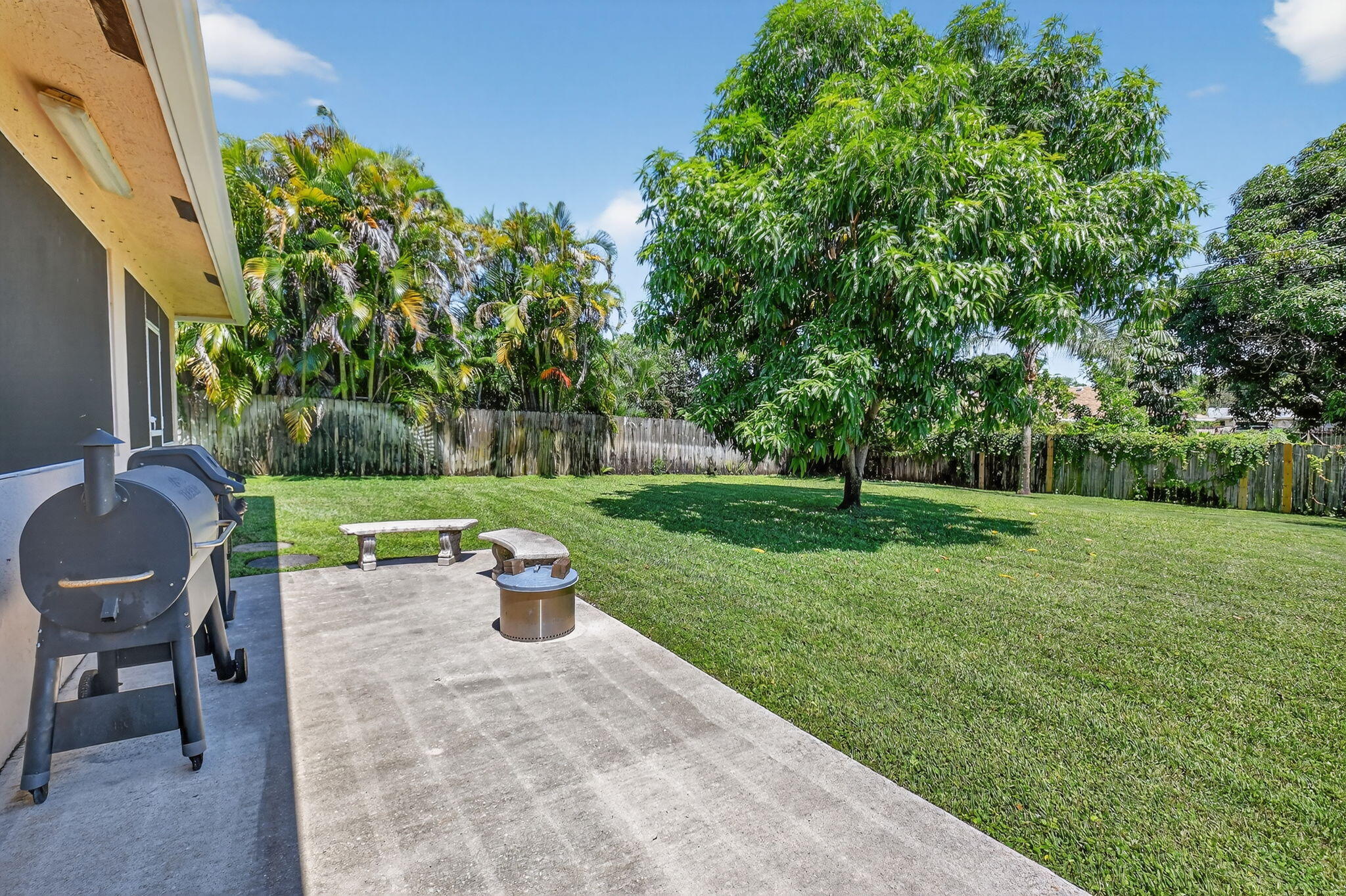 1216 NW 8th Court