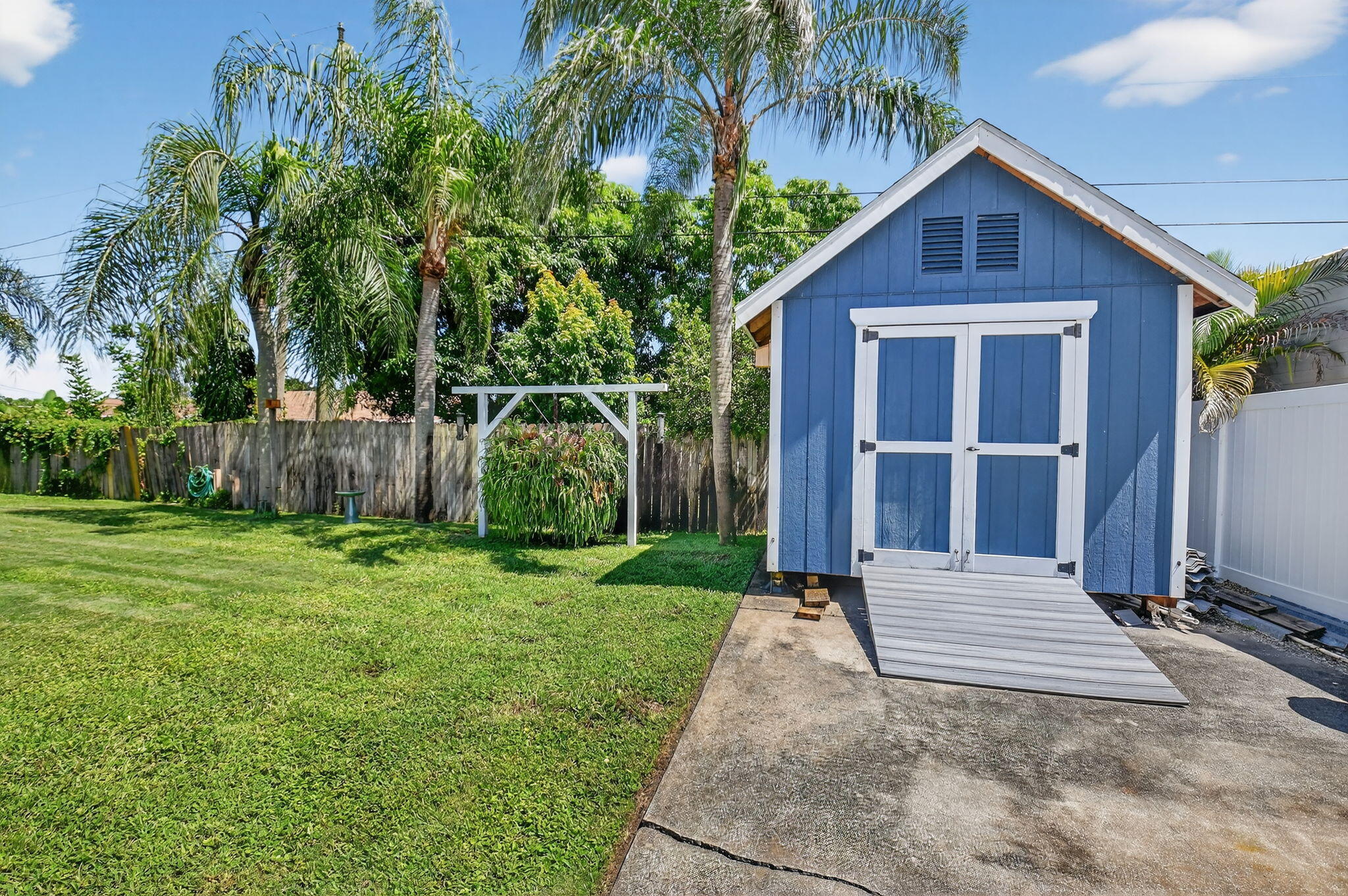 1216 NW 8th Court
