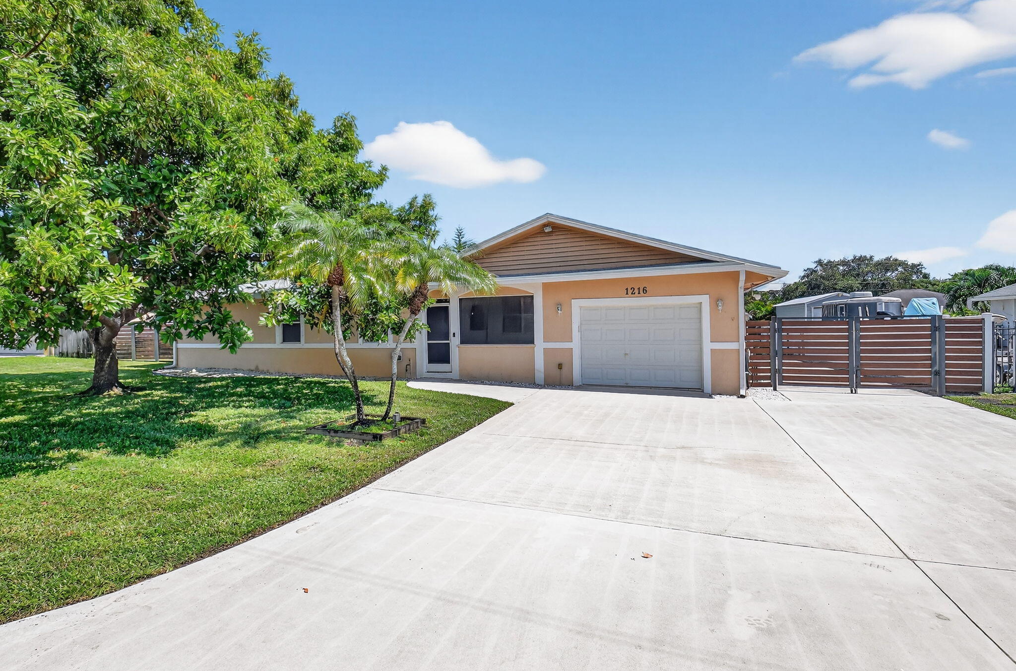 1216 NW 8th Court