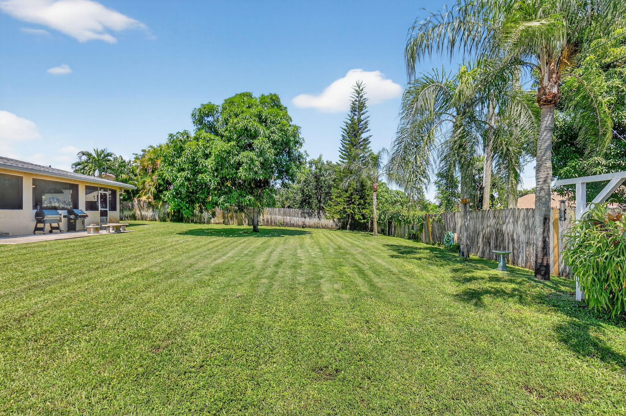 1216 NW 8th Court