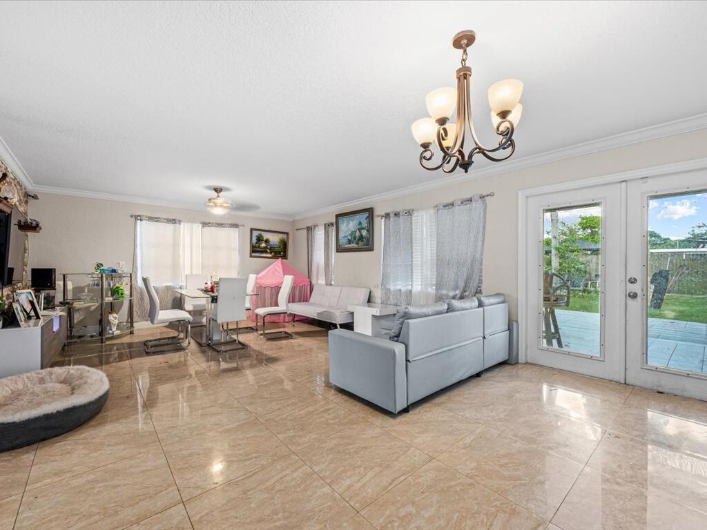 3925 Tuskegee Drive