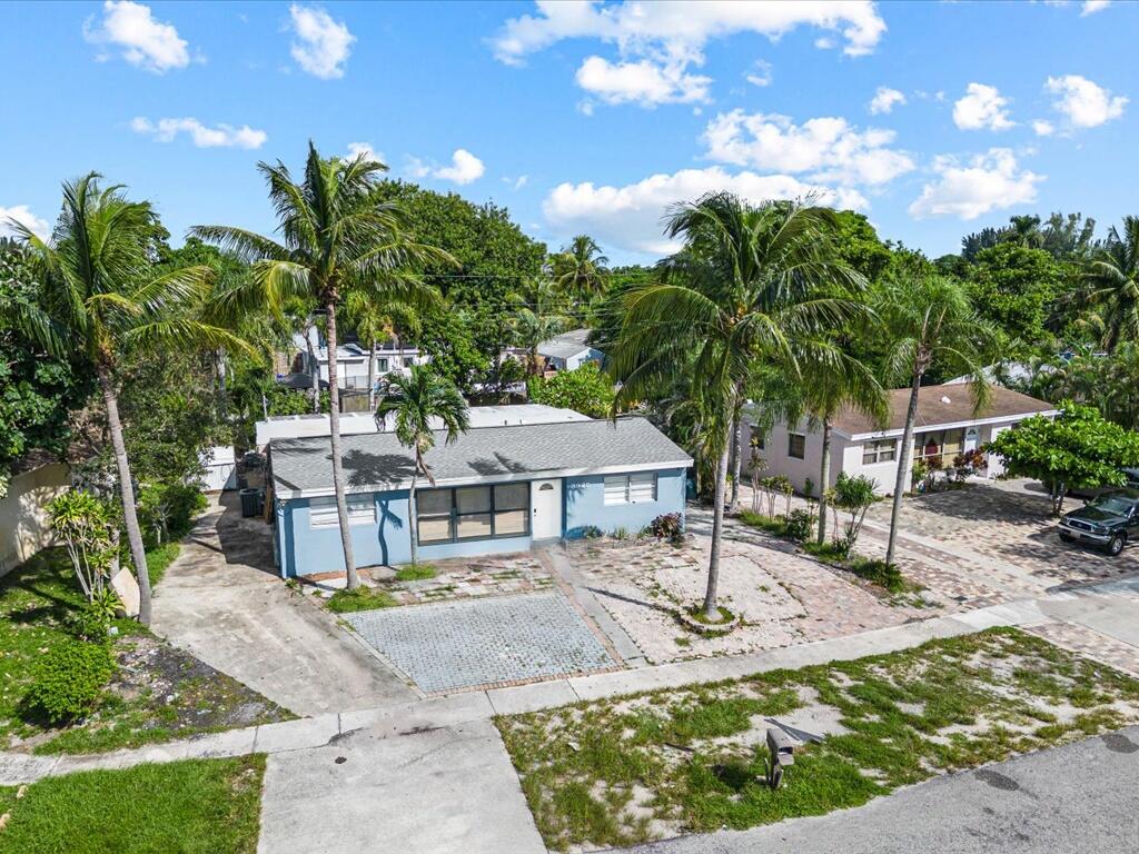 3925 Tuskegee Drive