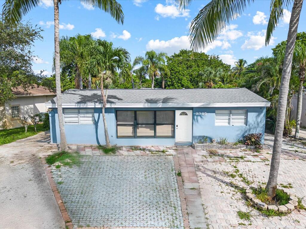 3925 Tuskegee Drive