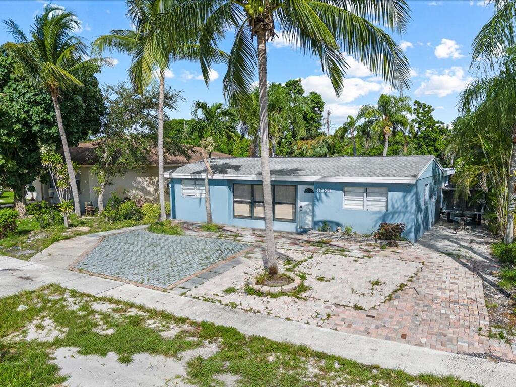 3925 Tuskegee Drive