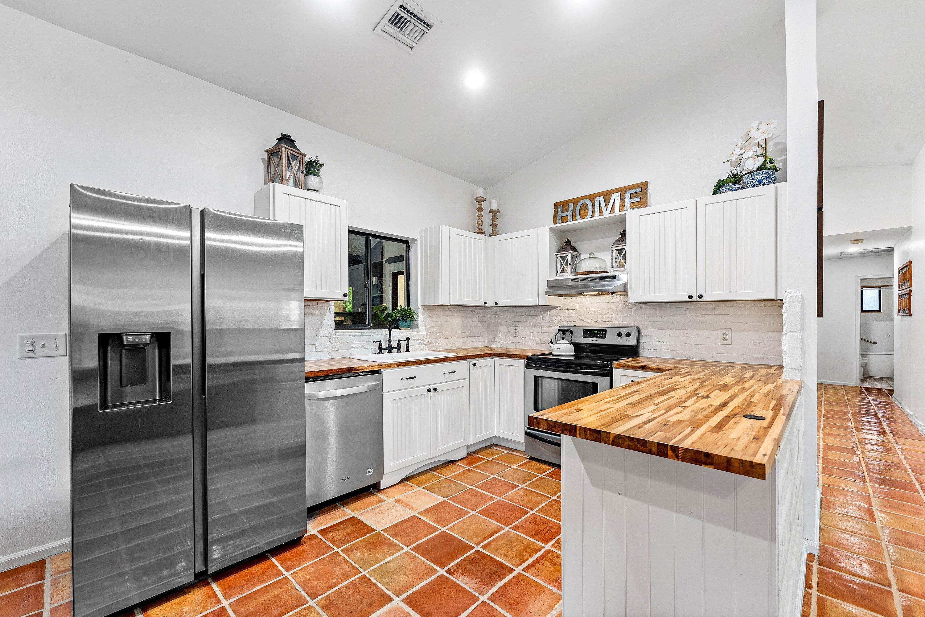 14271 Flora Lane