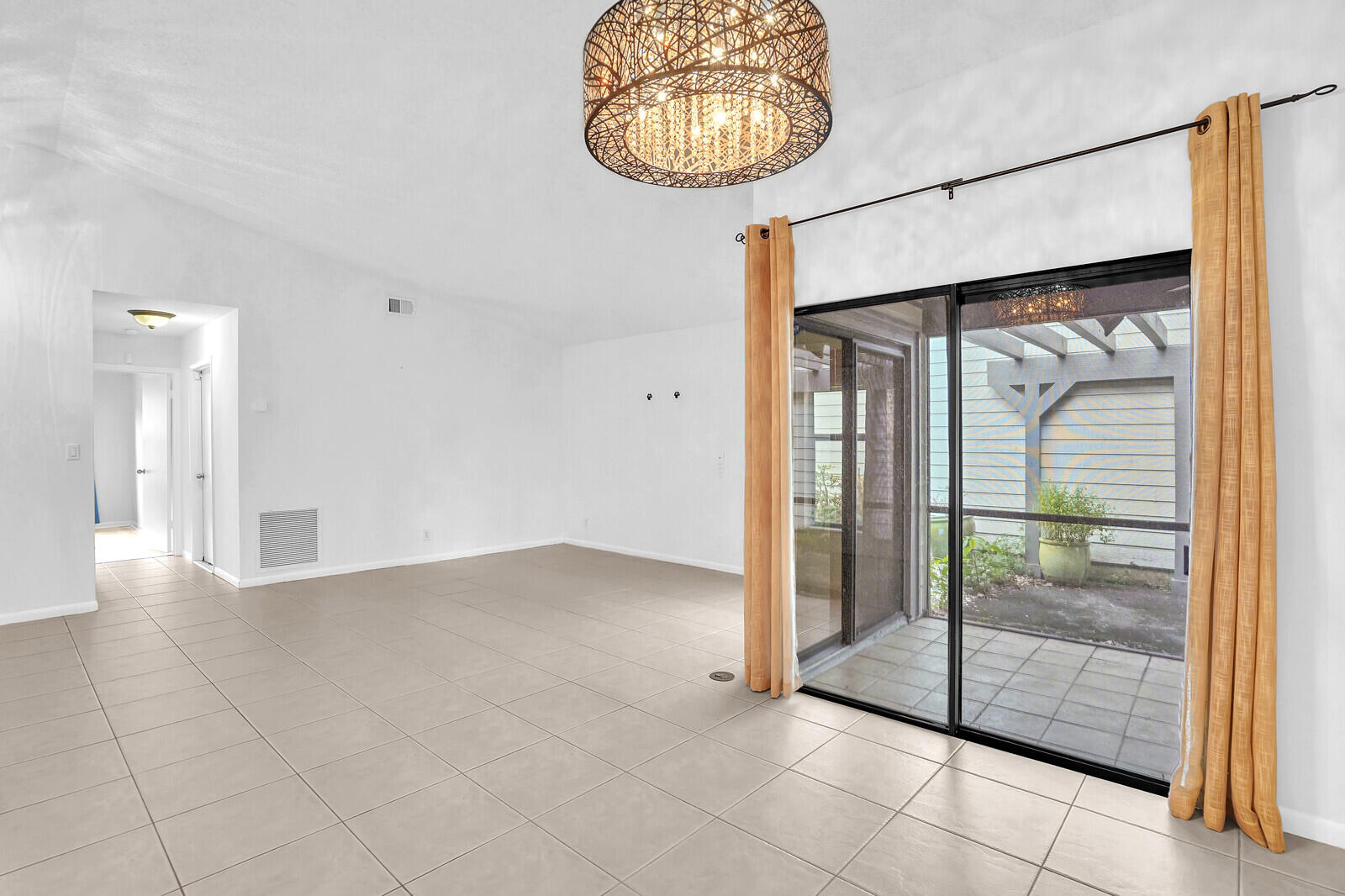 2533 Bedford Mews Dr