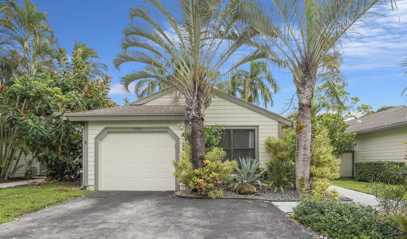 2533 Bedford Mews Dr