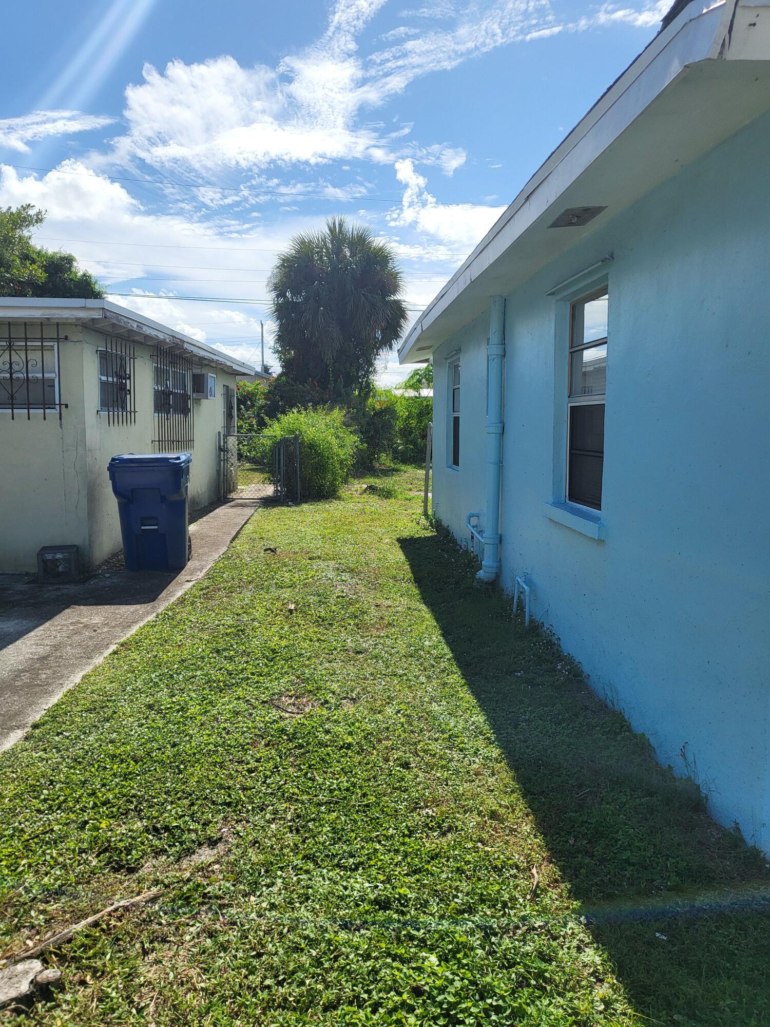 1119 W 32nd Street