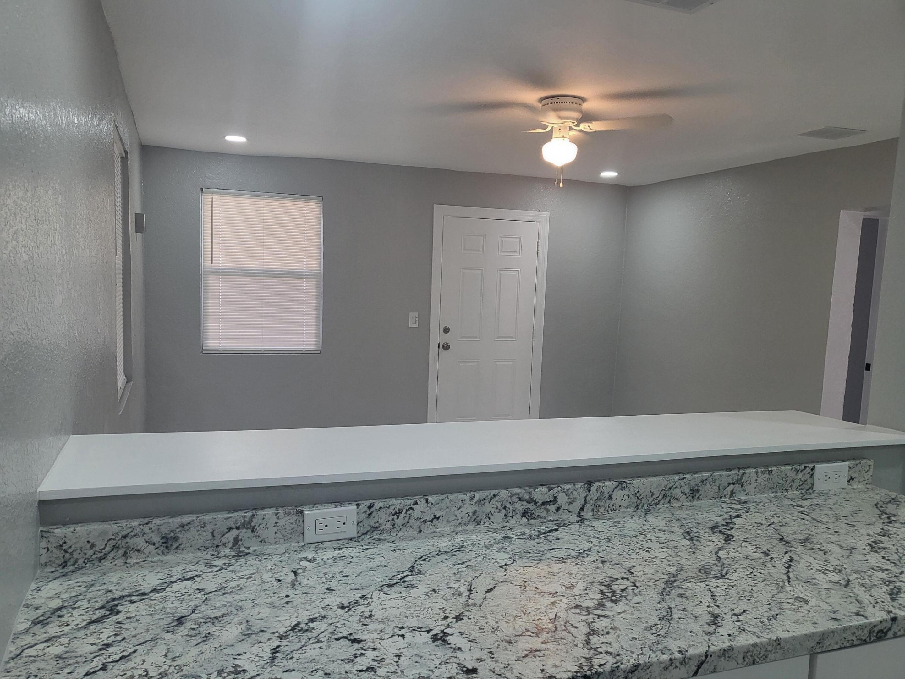 1119 W 32nd Street