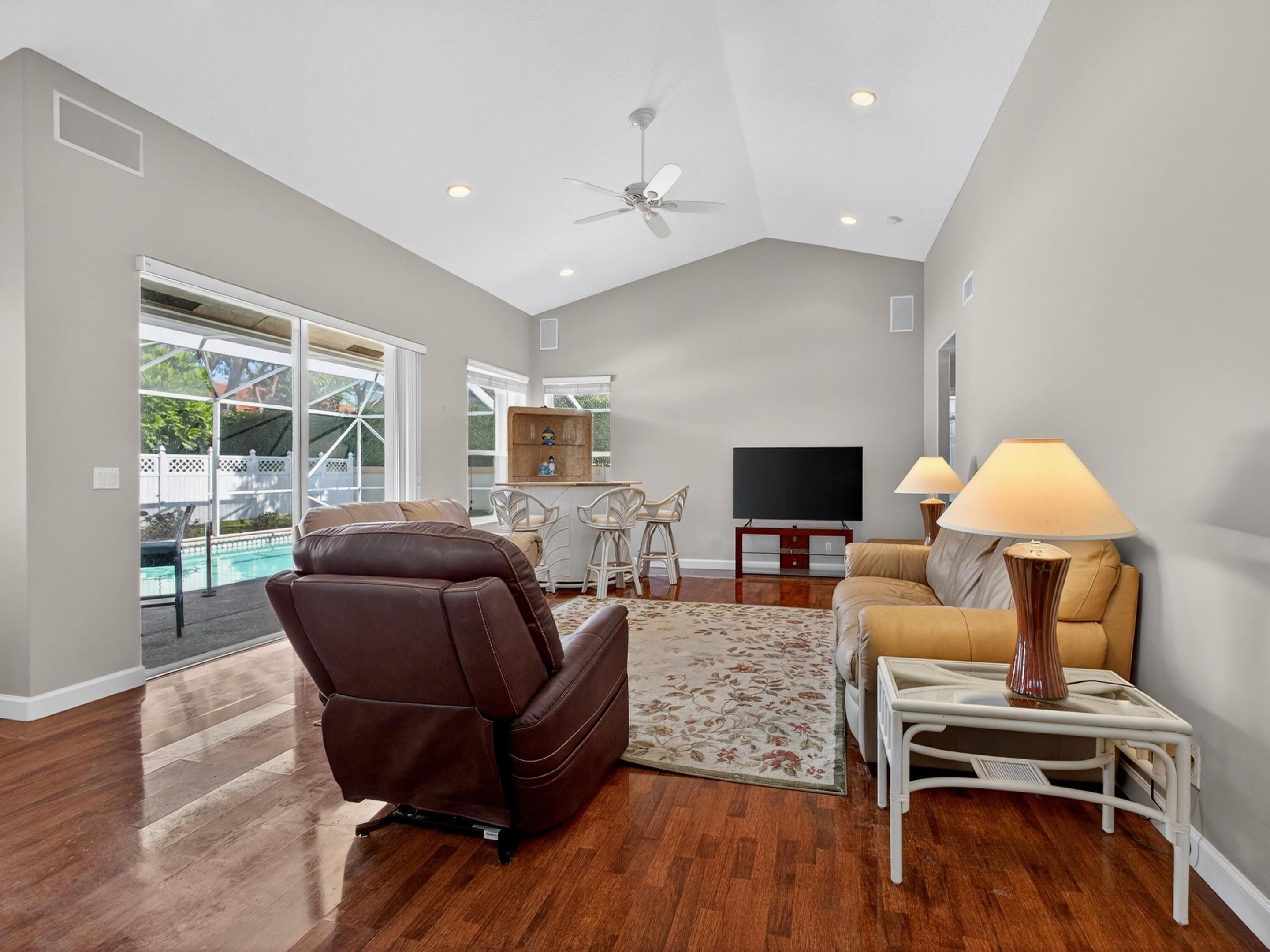 7128 Brunswick Circle
