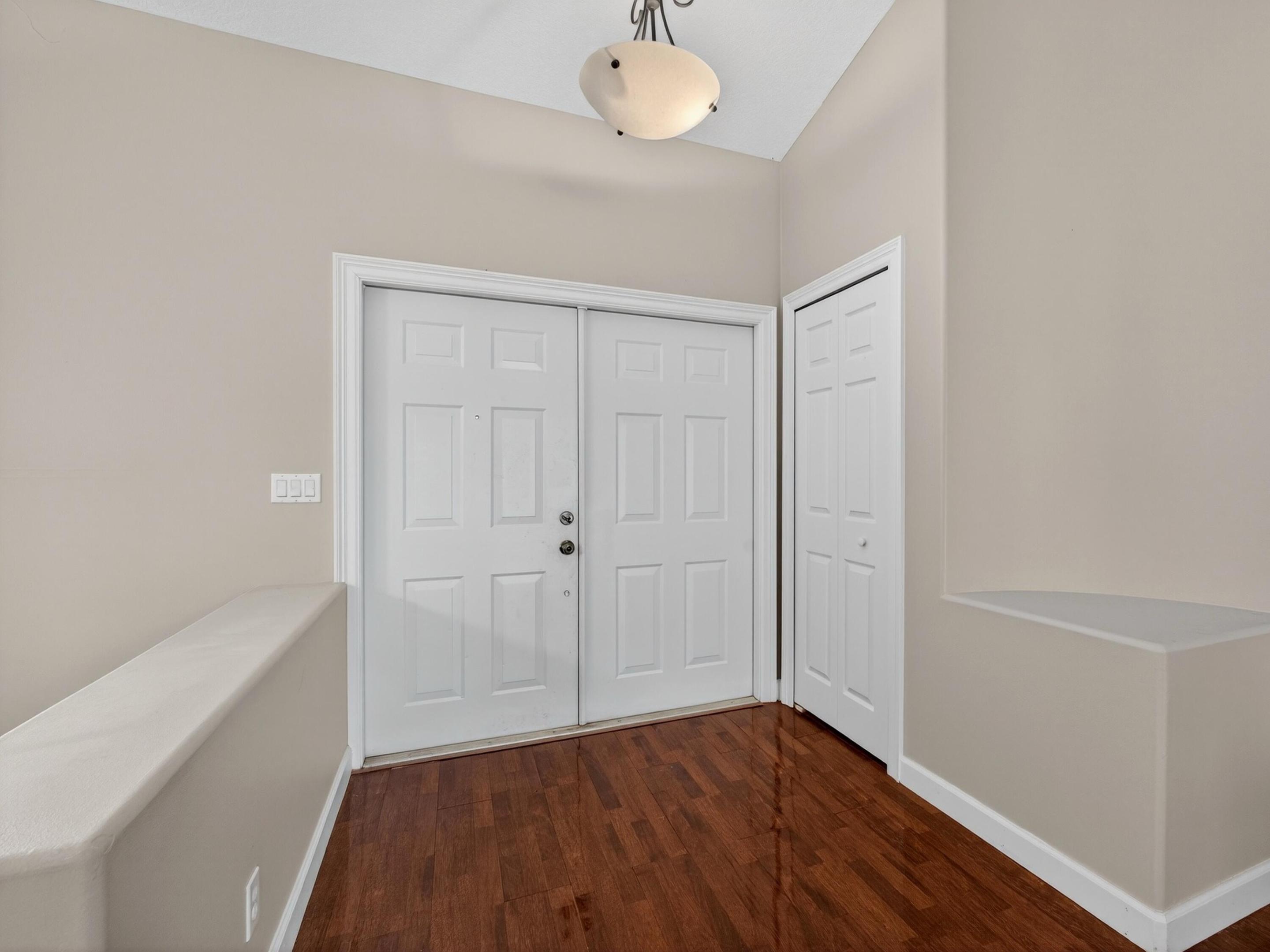 7128 Brunswick Circle