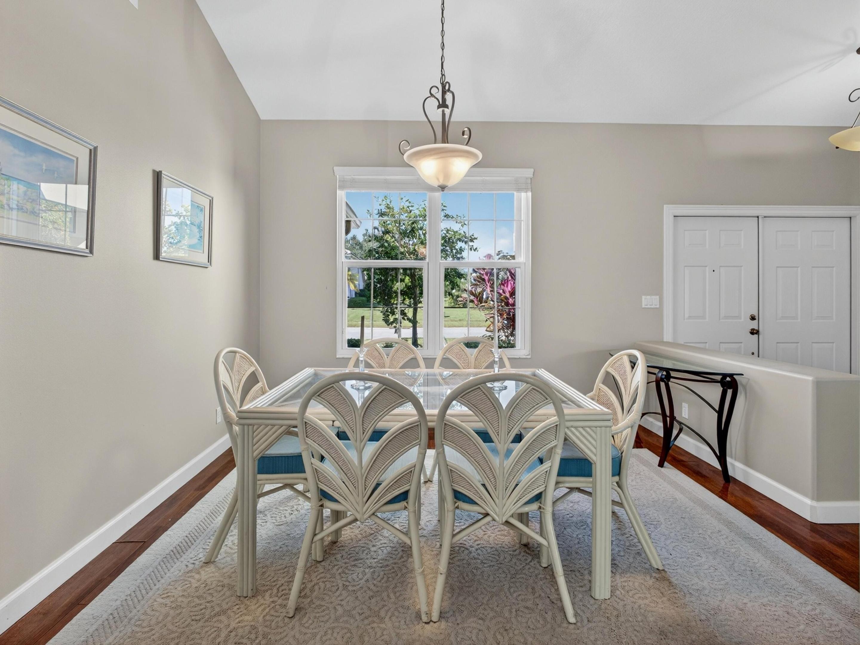 7128 Brunswick Circle