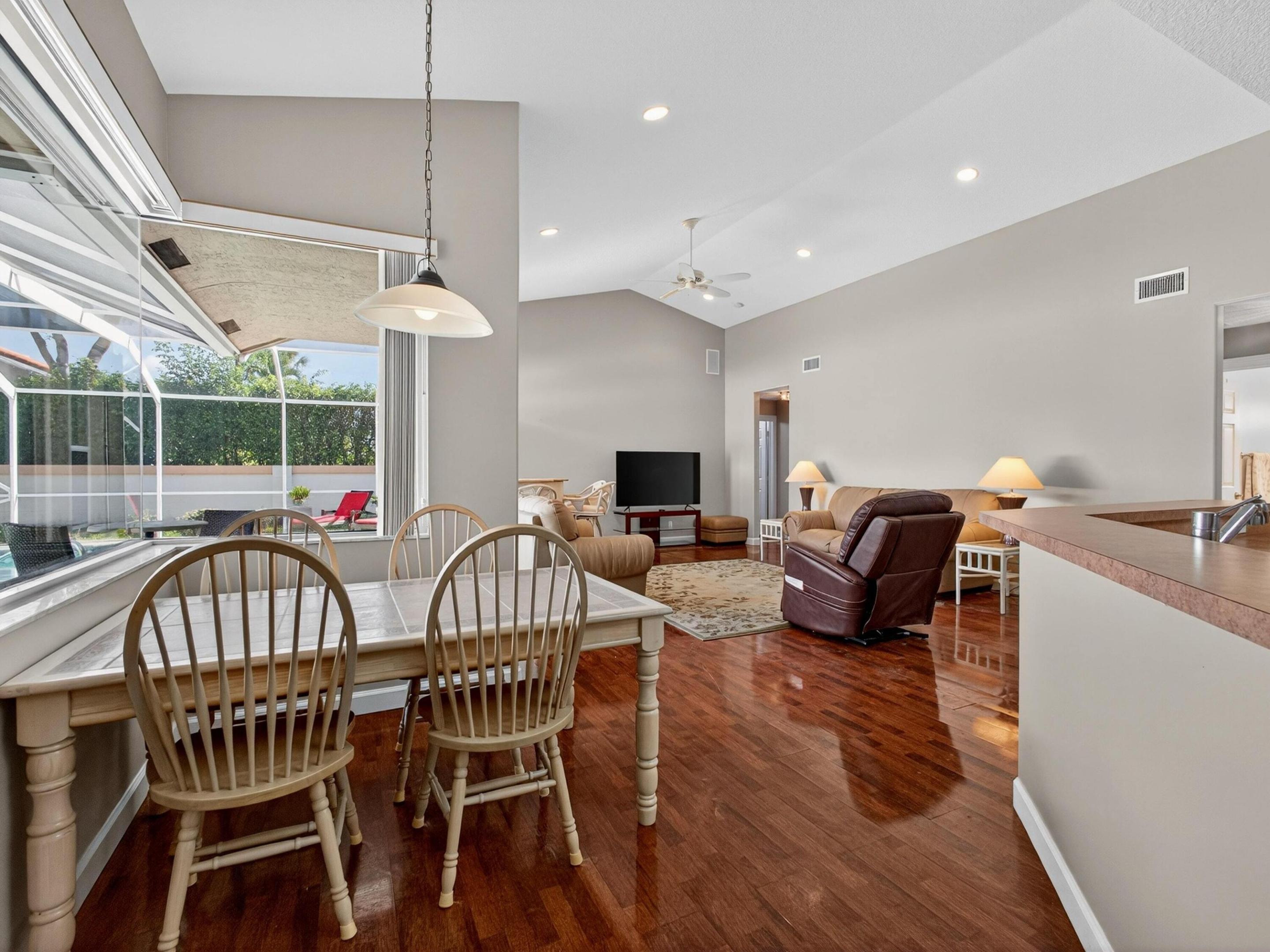 7128 Brunswick Circle