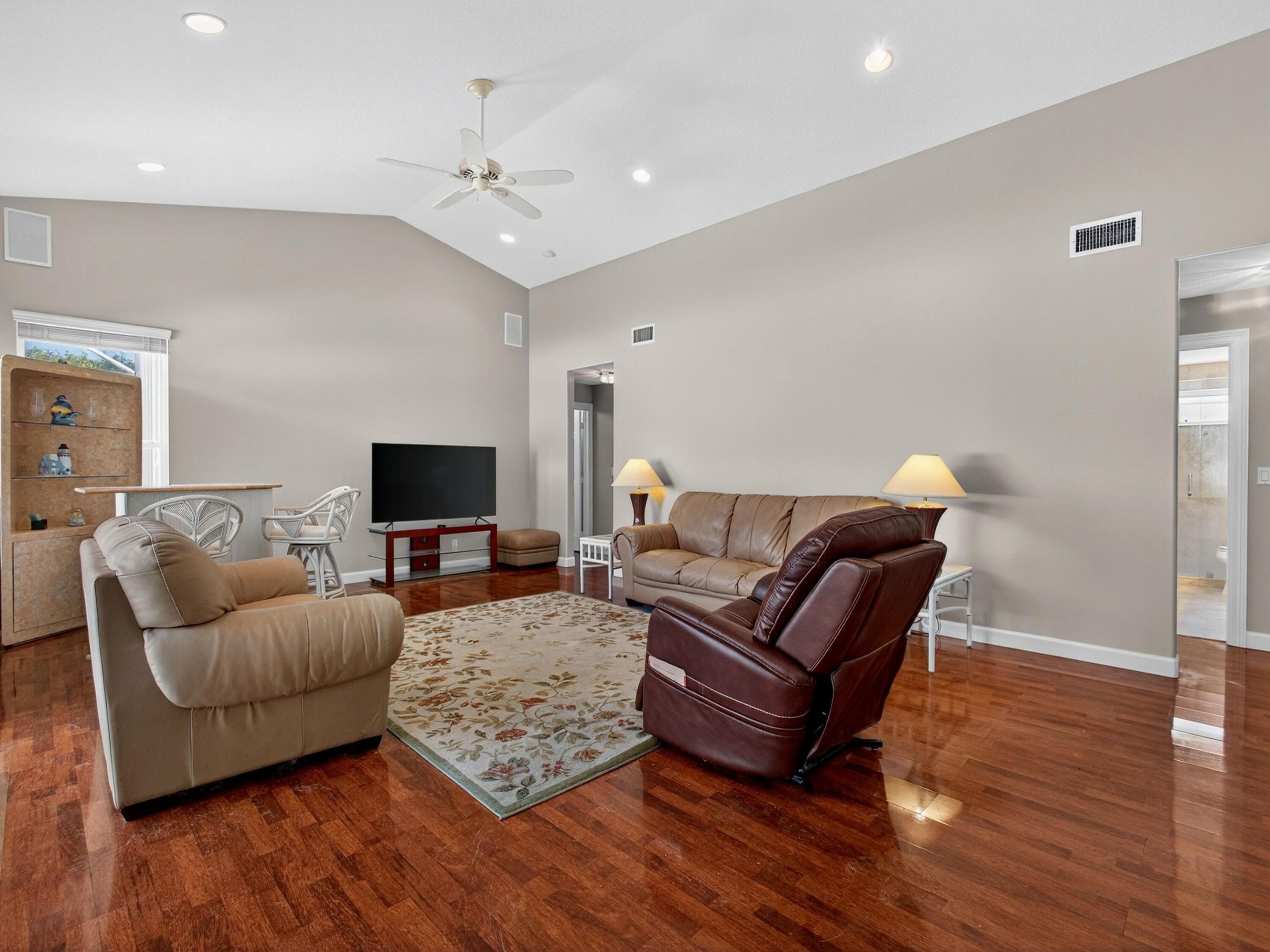 7128 Brunswick Circle