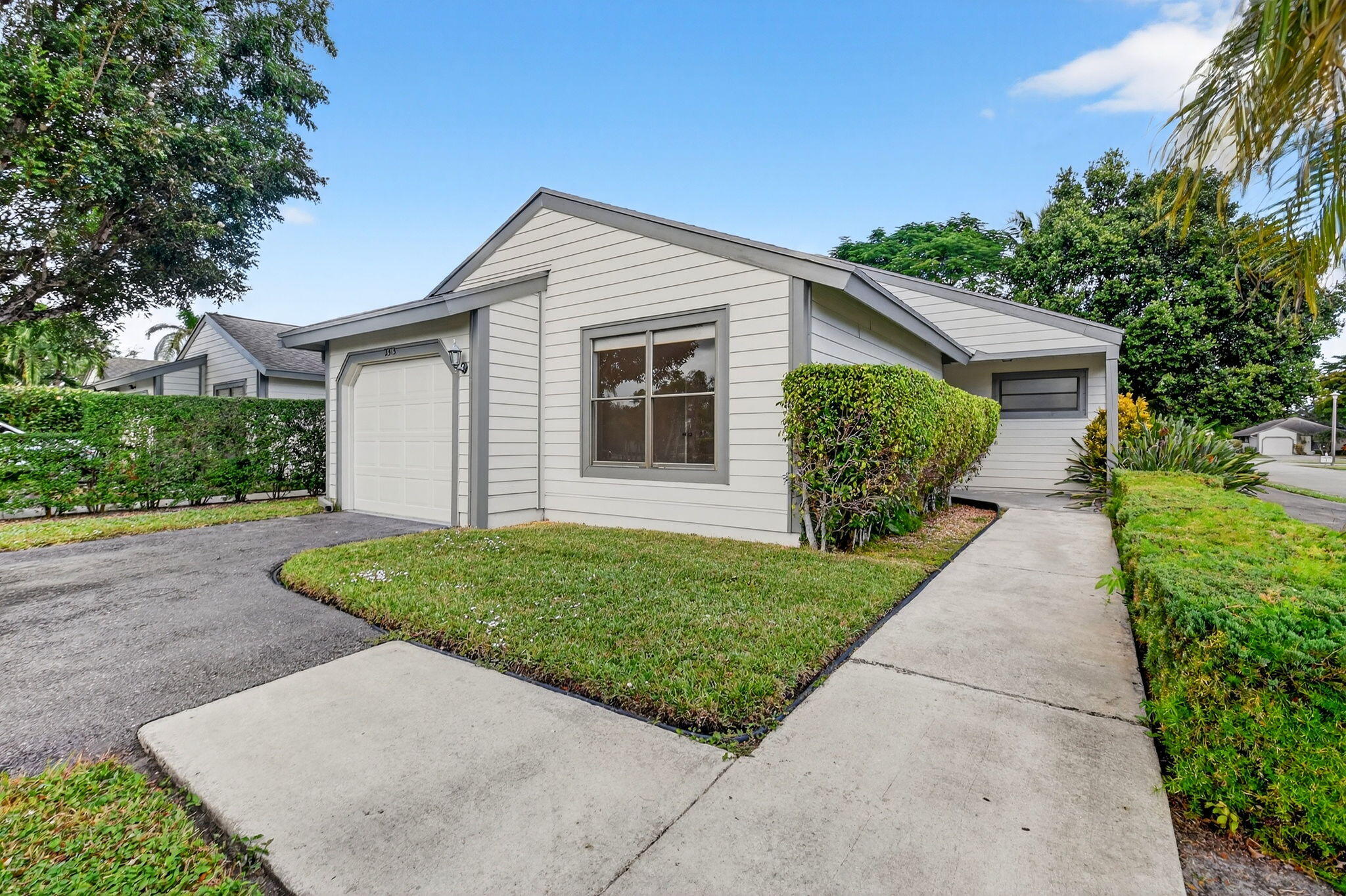 2515 Bedford Mews Drive