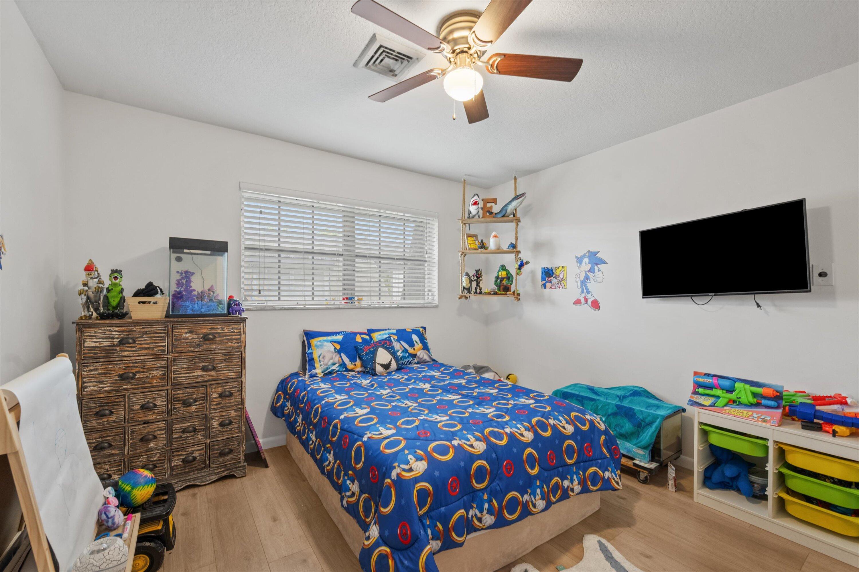 404 Pine Tree Court 6