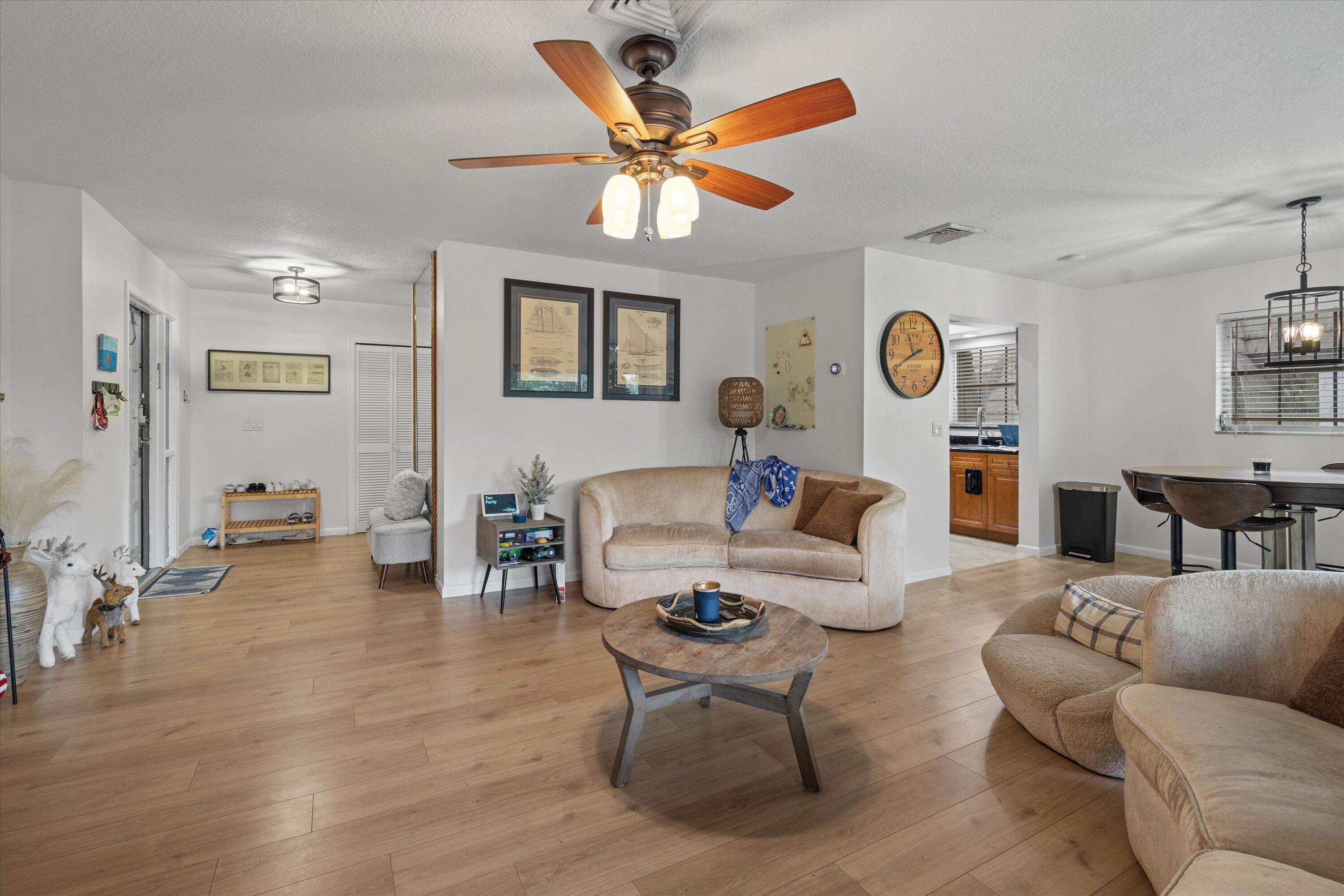 404 Pine Tree Court 6