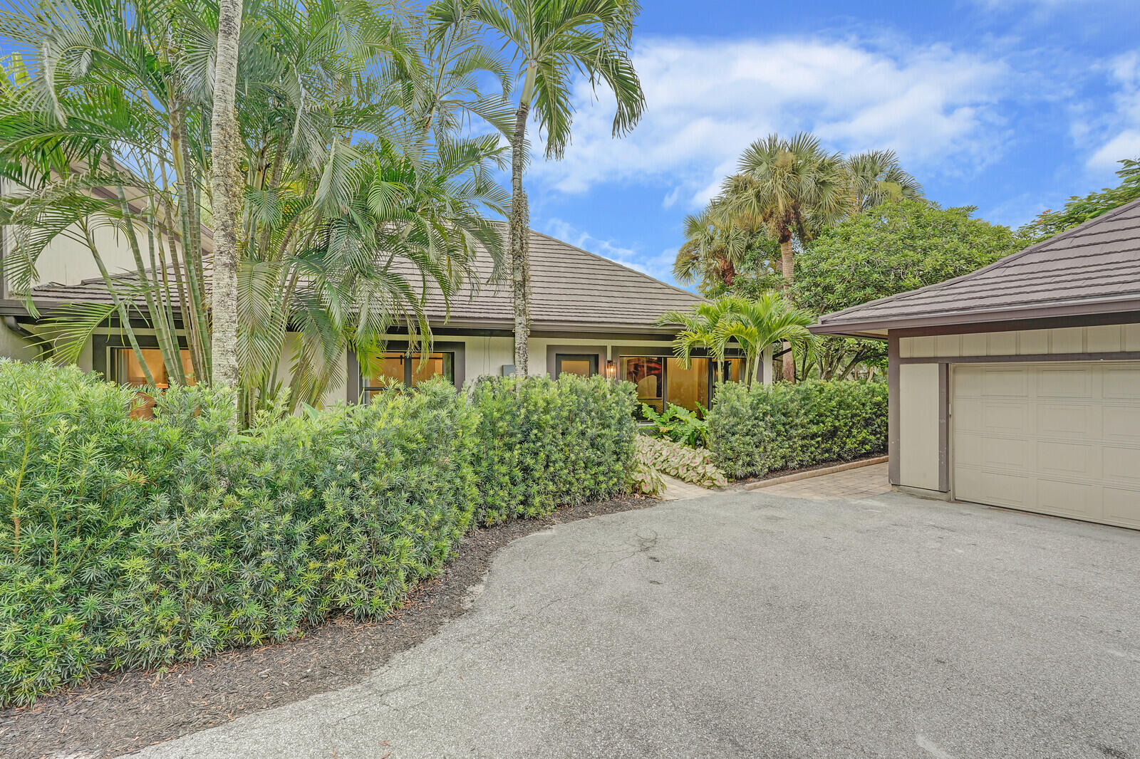 2735 Polo Island Drive K104