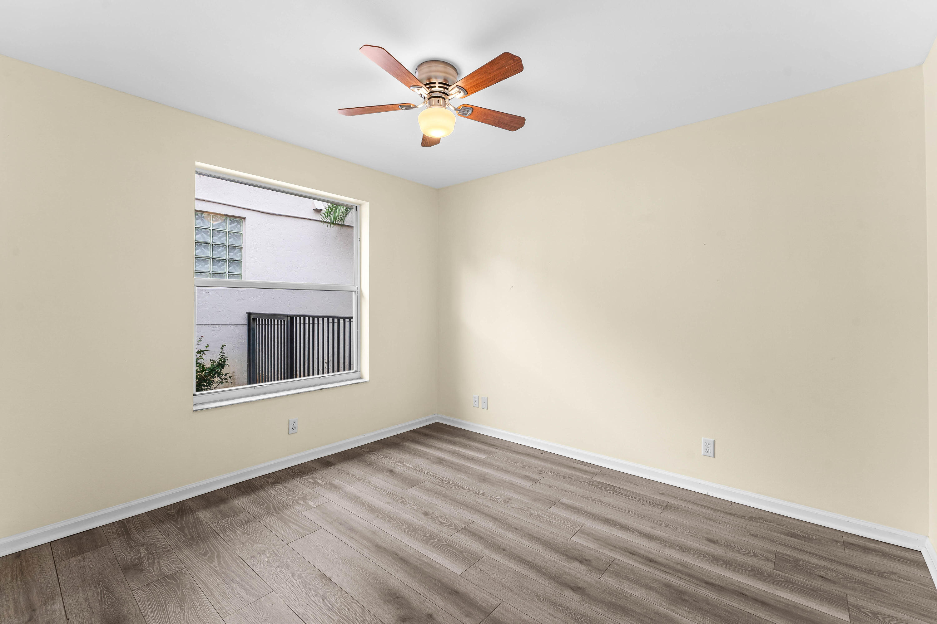 12119 Sunset Point Circle