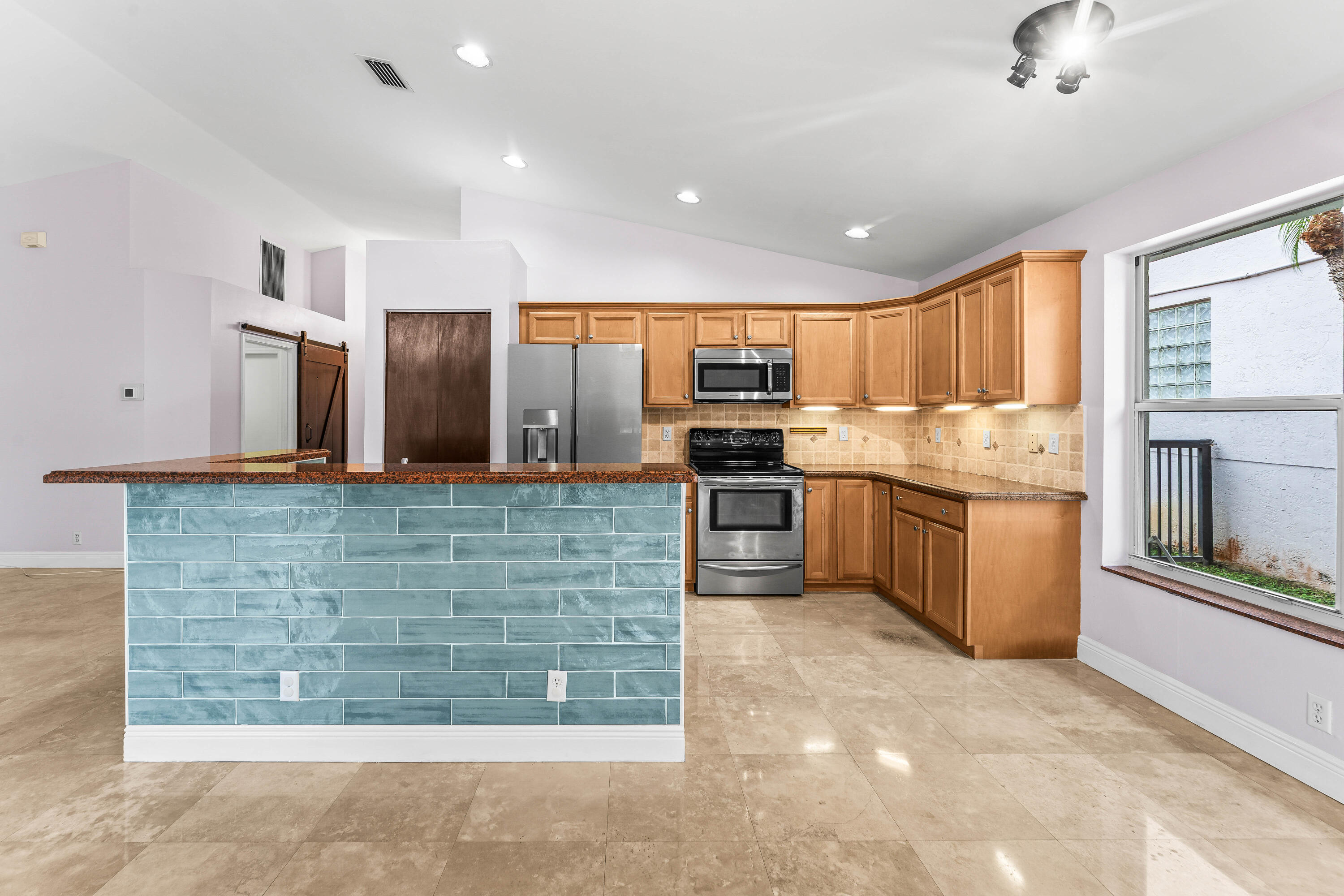 12119 Sunset Point Circle