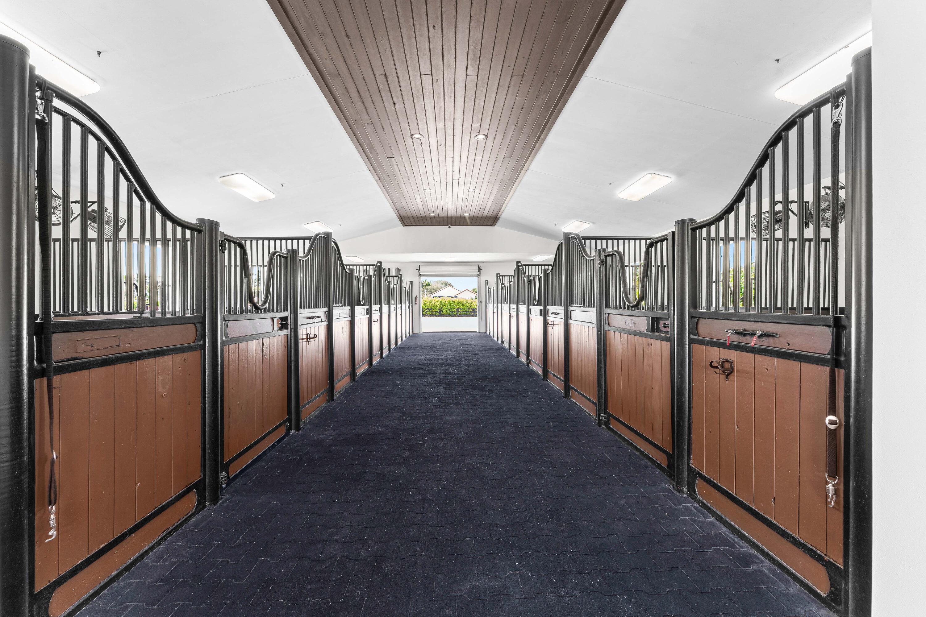 14628 Draft Horse Lane Barn
