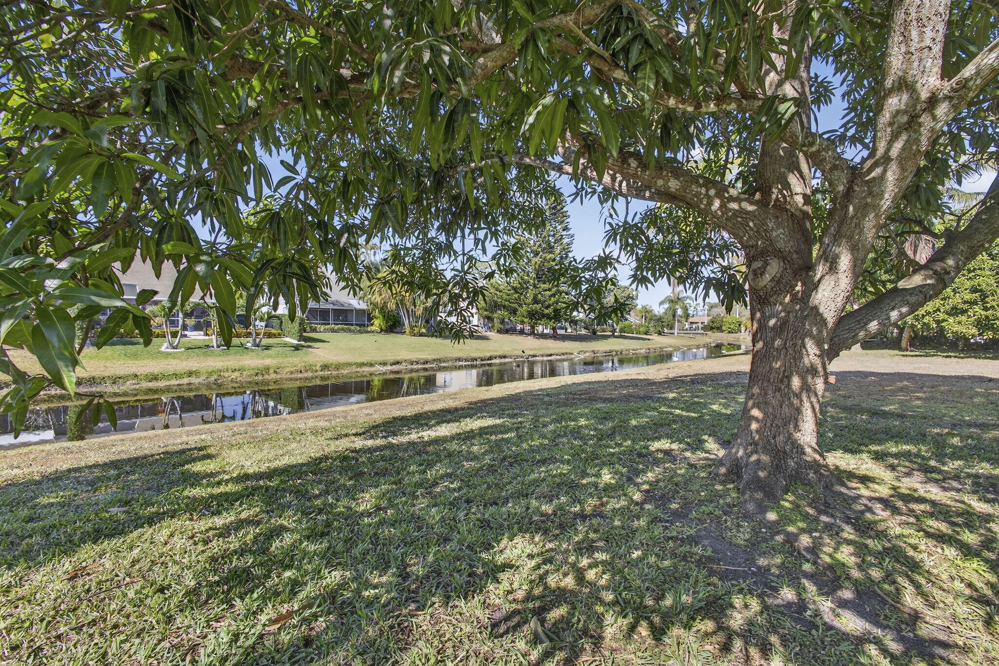 890 Lake Wellington Drive