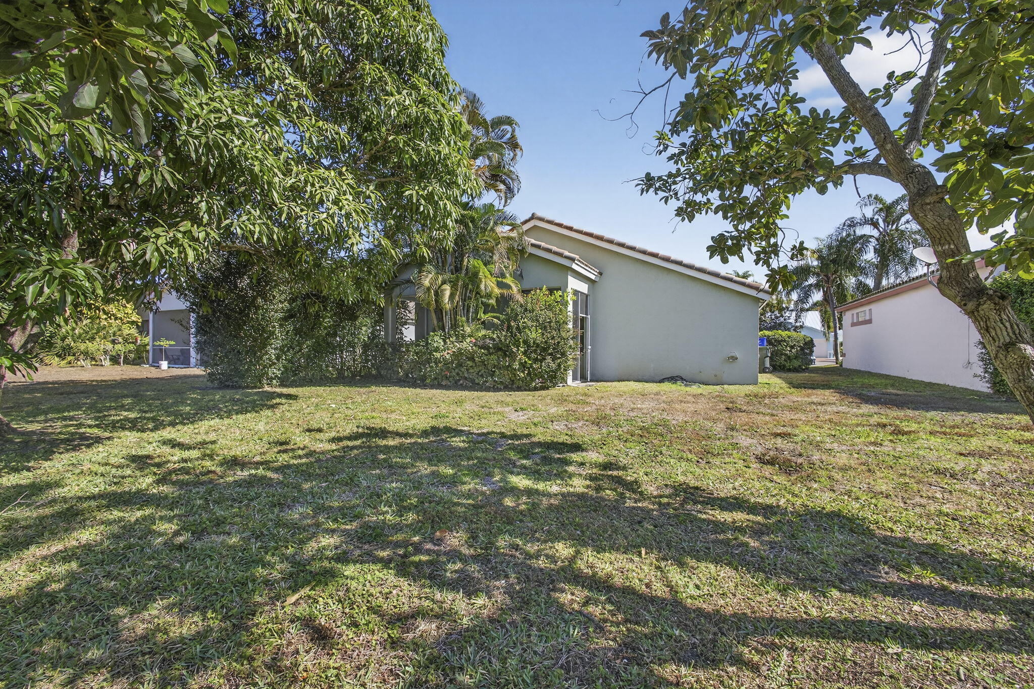 890 Lake Wellington Drive