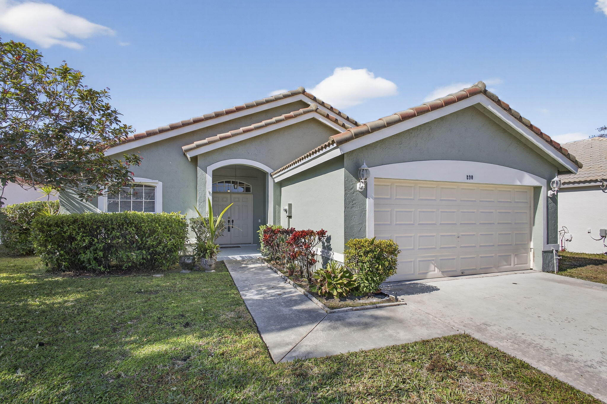 890 Lake Wellington Drive