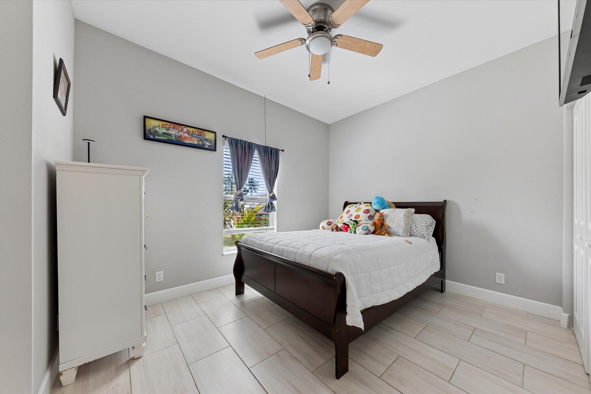 525 NW 12th Avenue