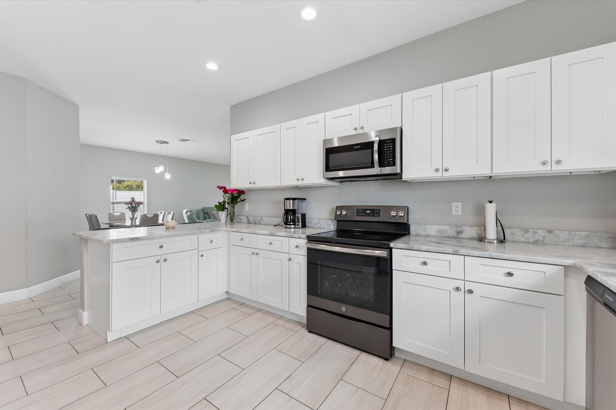 525 NW 12th Avenue
