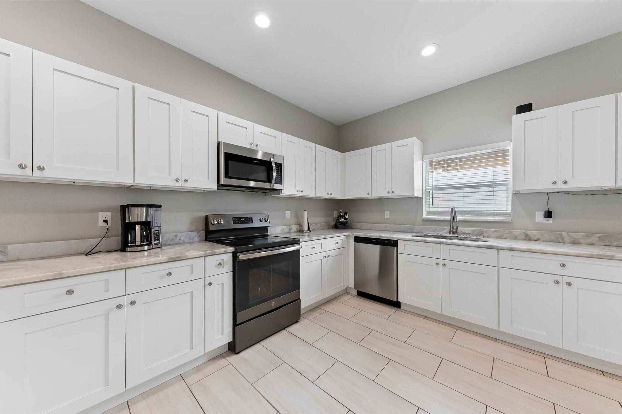 525 NW 12th Avenue