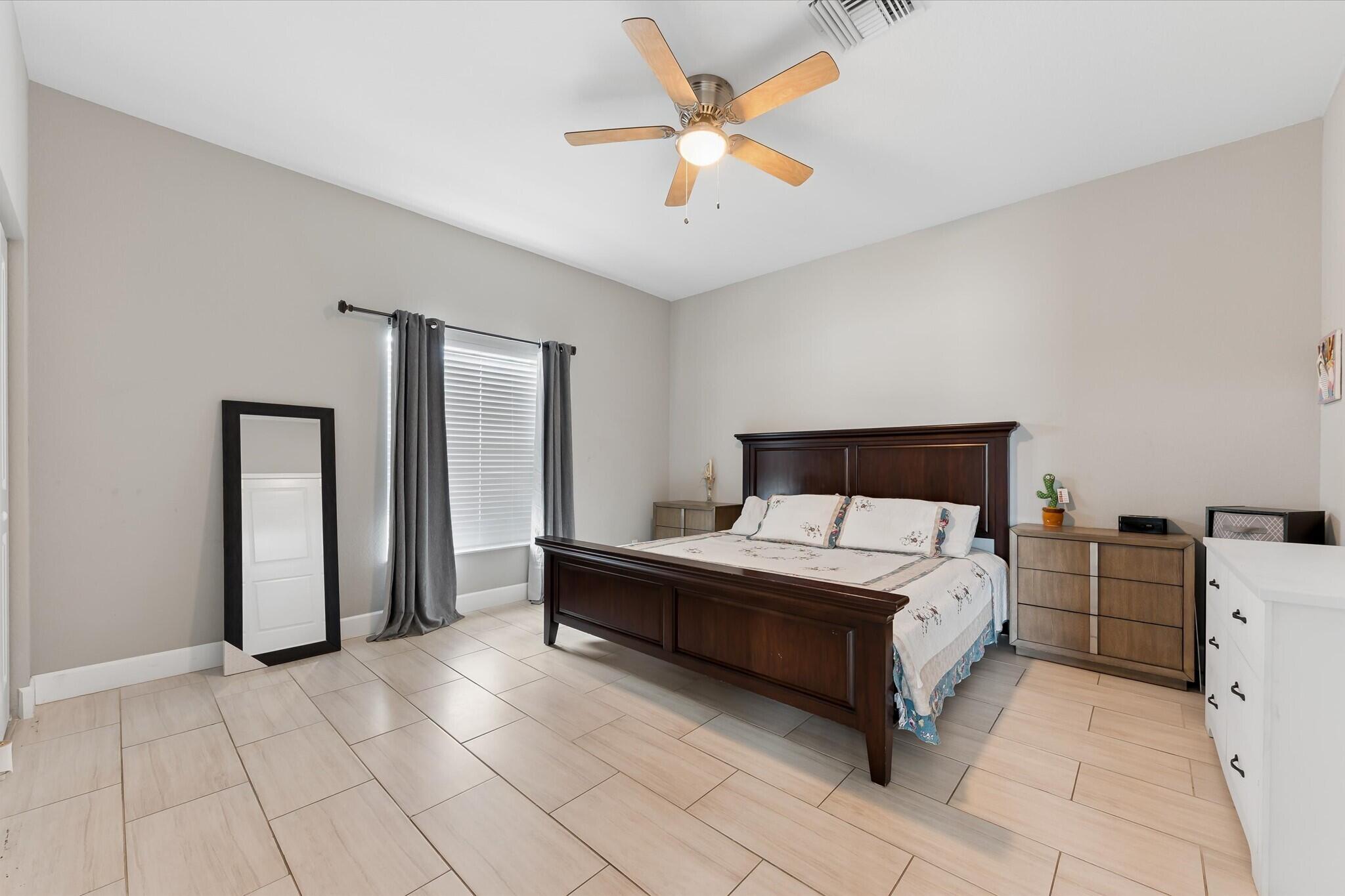 525 NW 12th Avenue