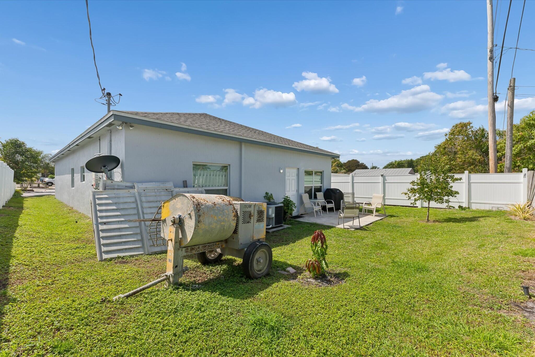 525 NW 12th Avenue