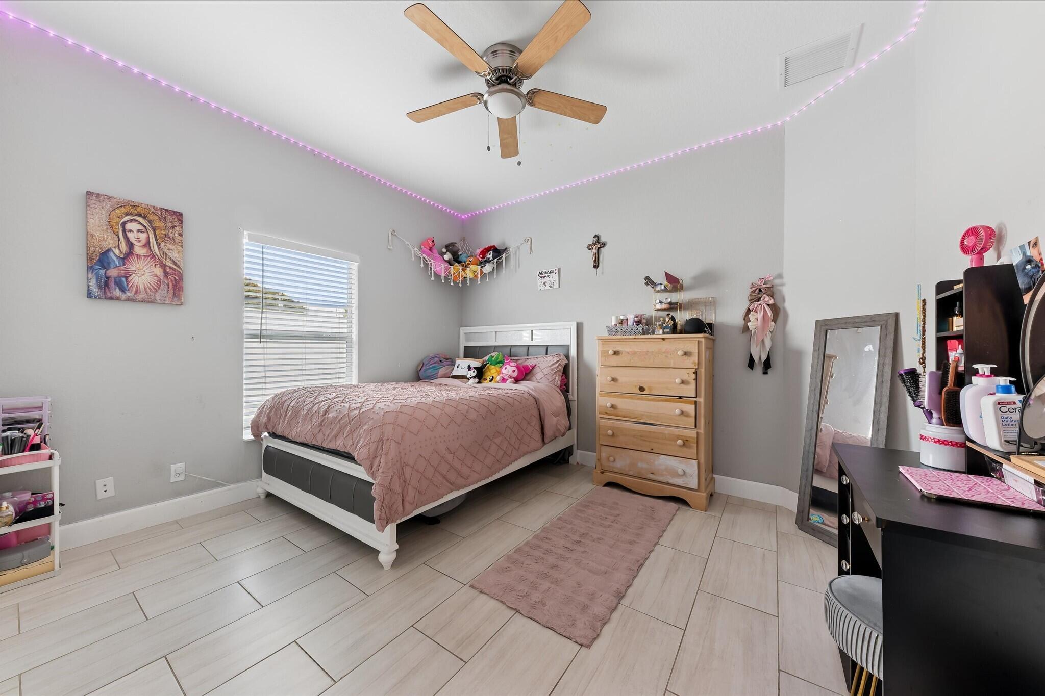 525 NW 12th Avenue