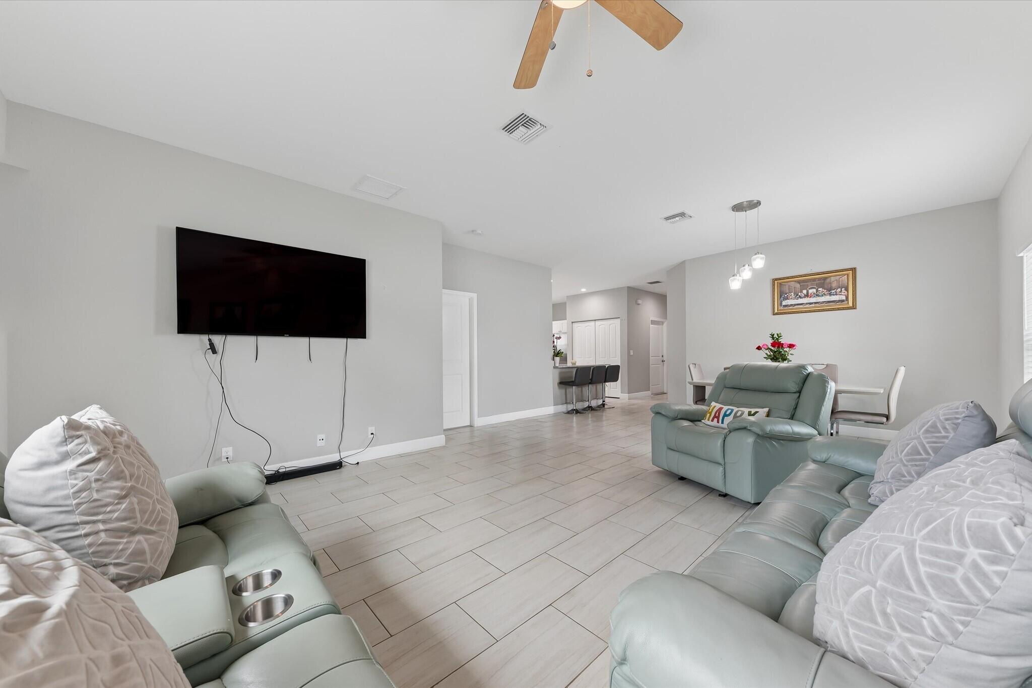 525 NW 12th Avenue