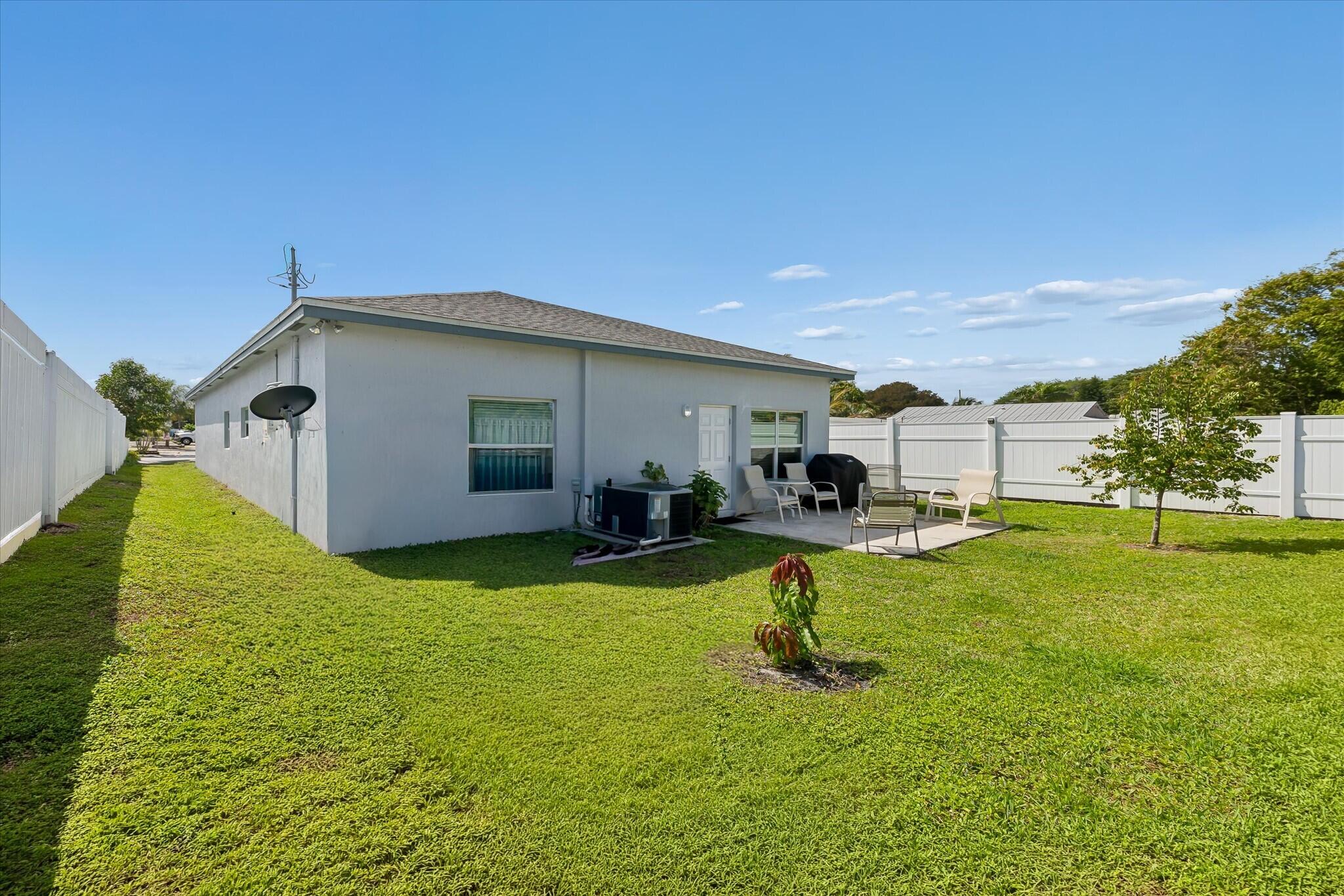 525 NW 12th Avenue