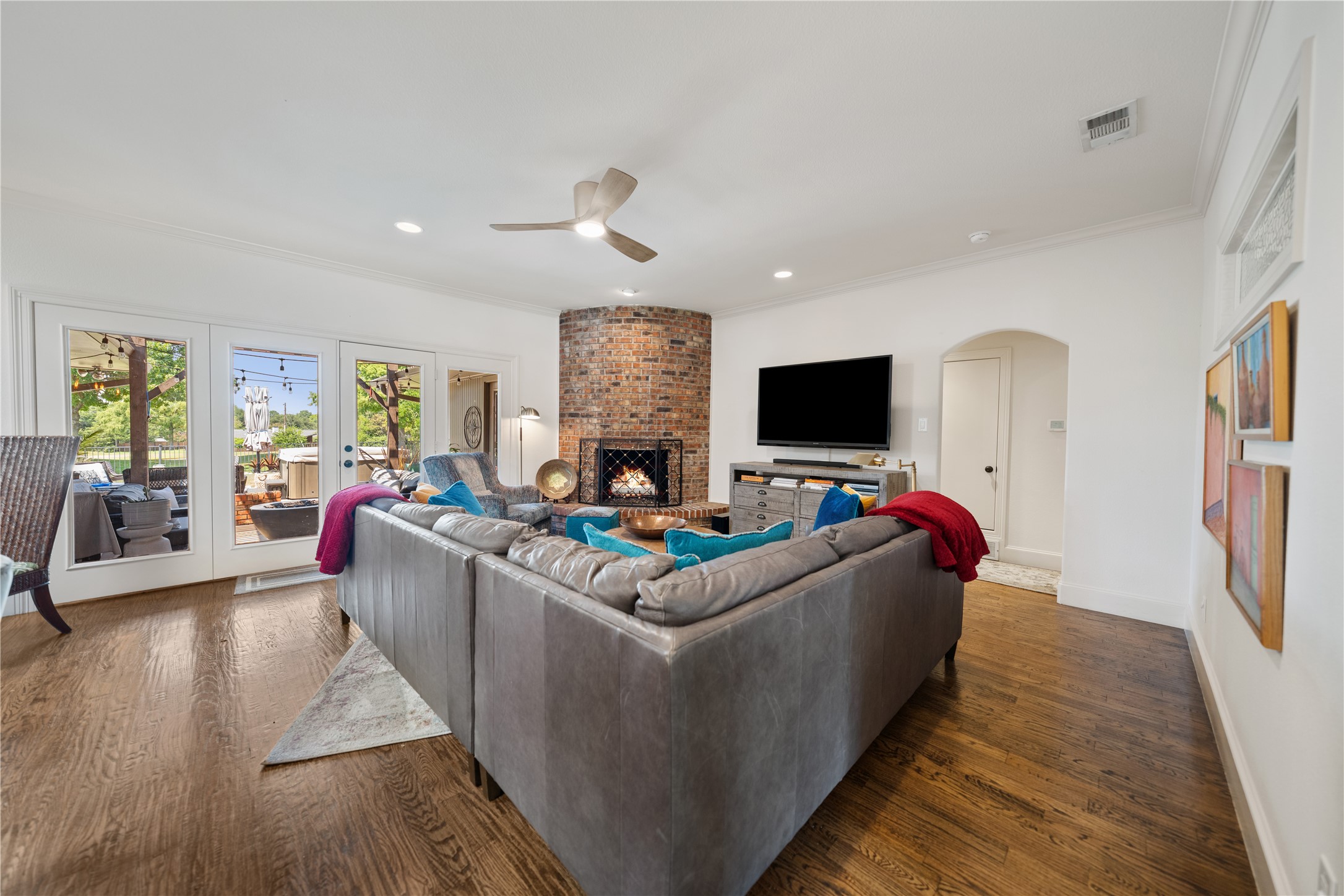 3217 Rolling Knoll Drive