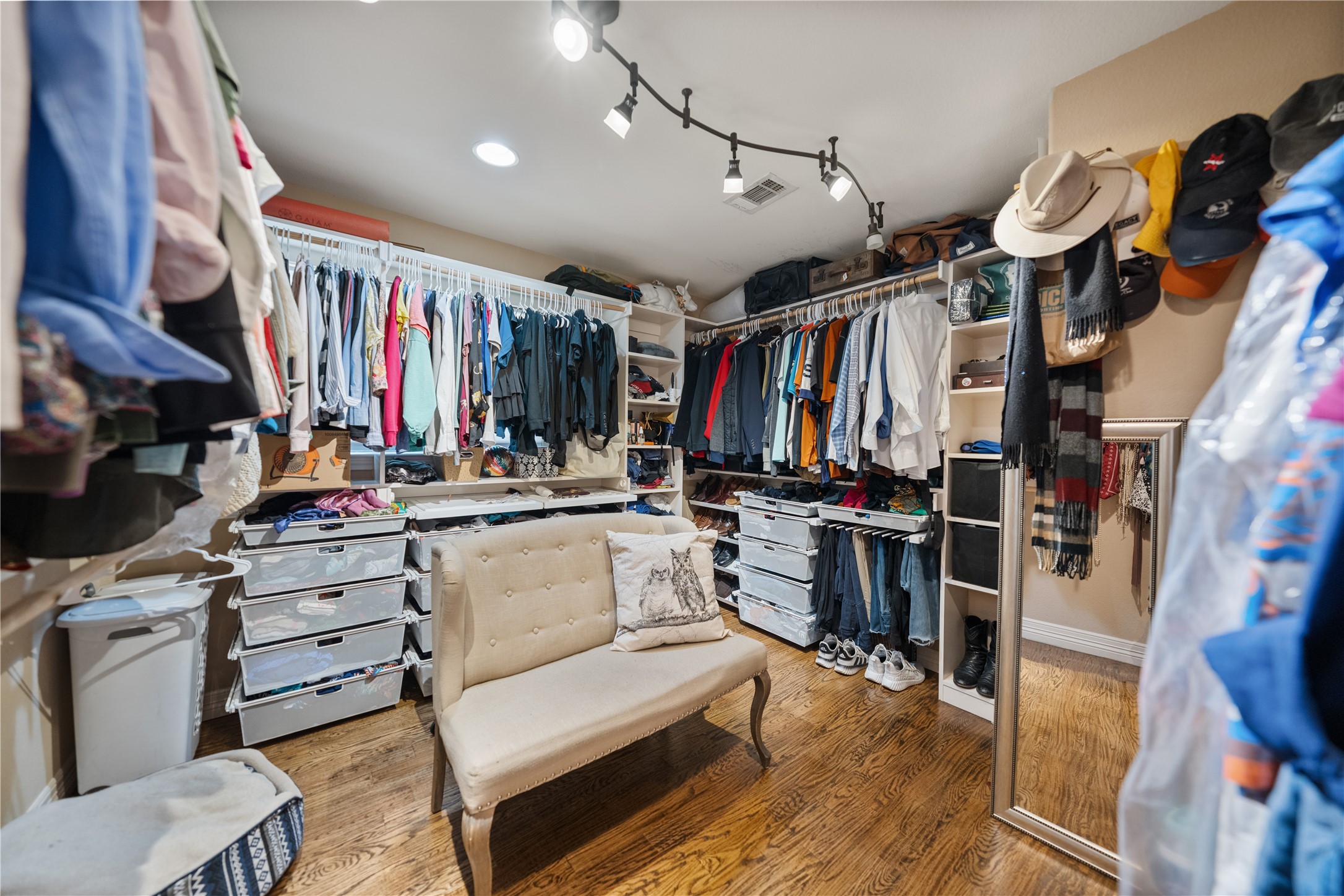 3217 Rolling Knoll Drive