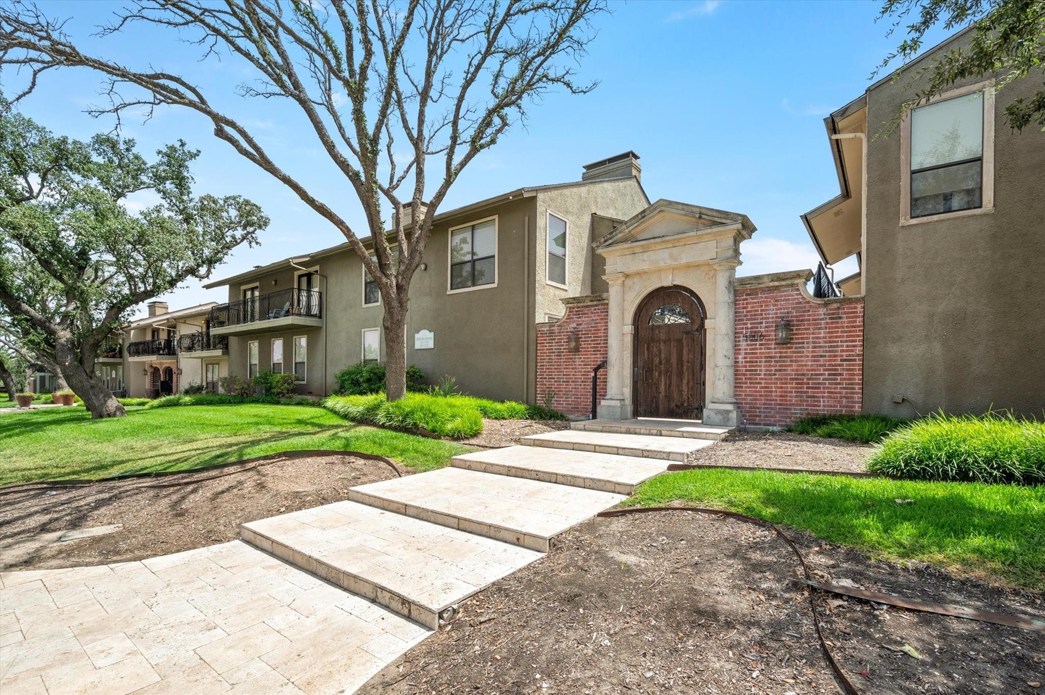 5806 Birchbrook Drive 206