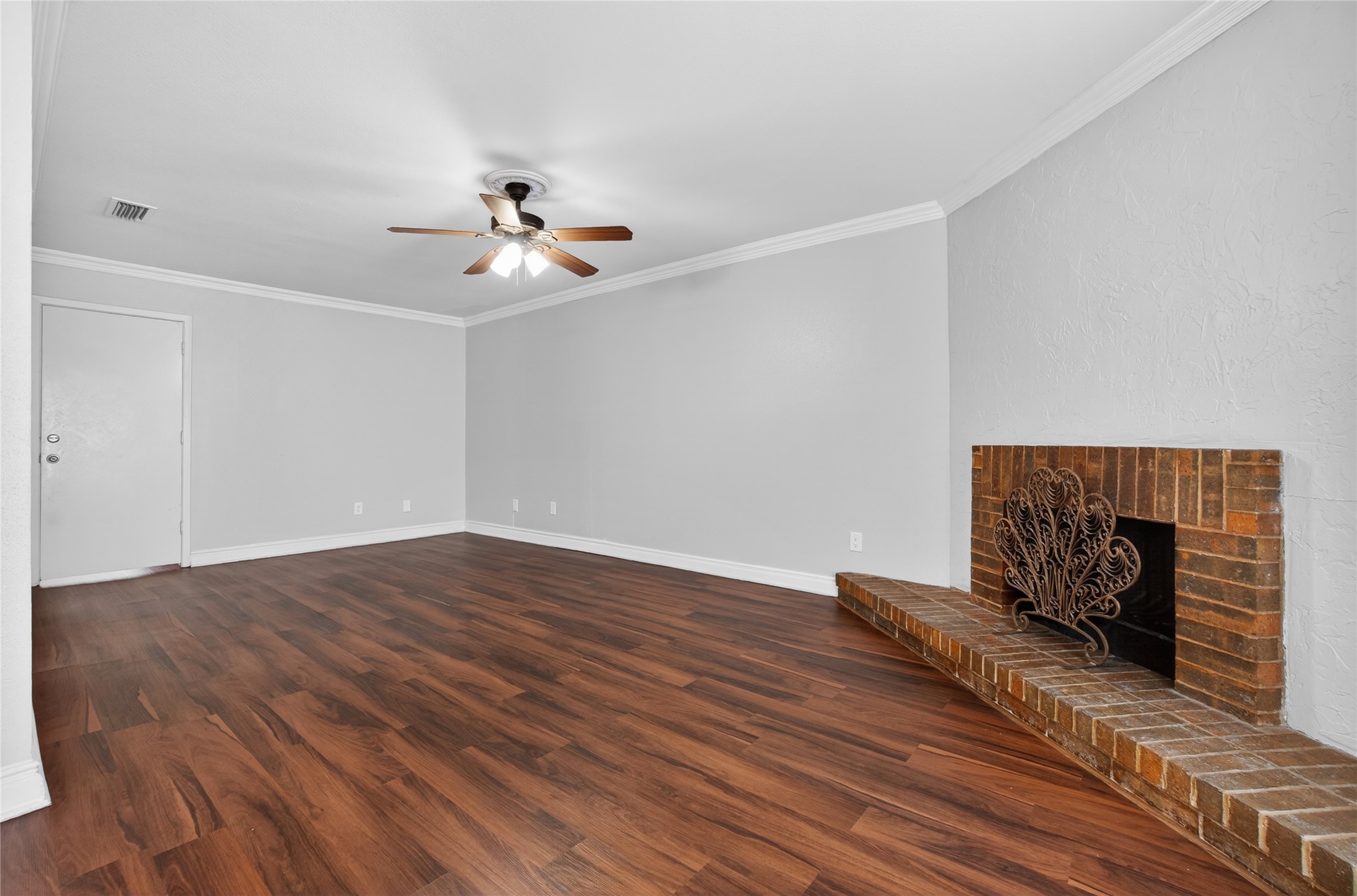 3136 Pin Oak Court