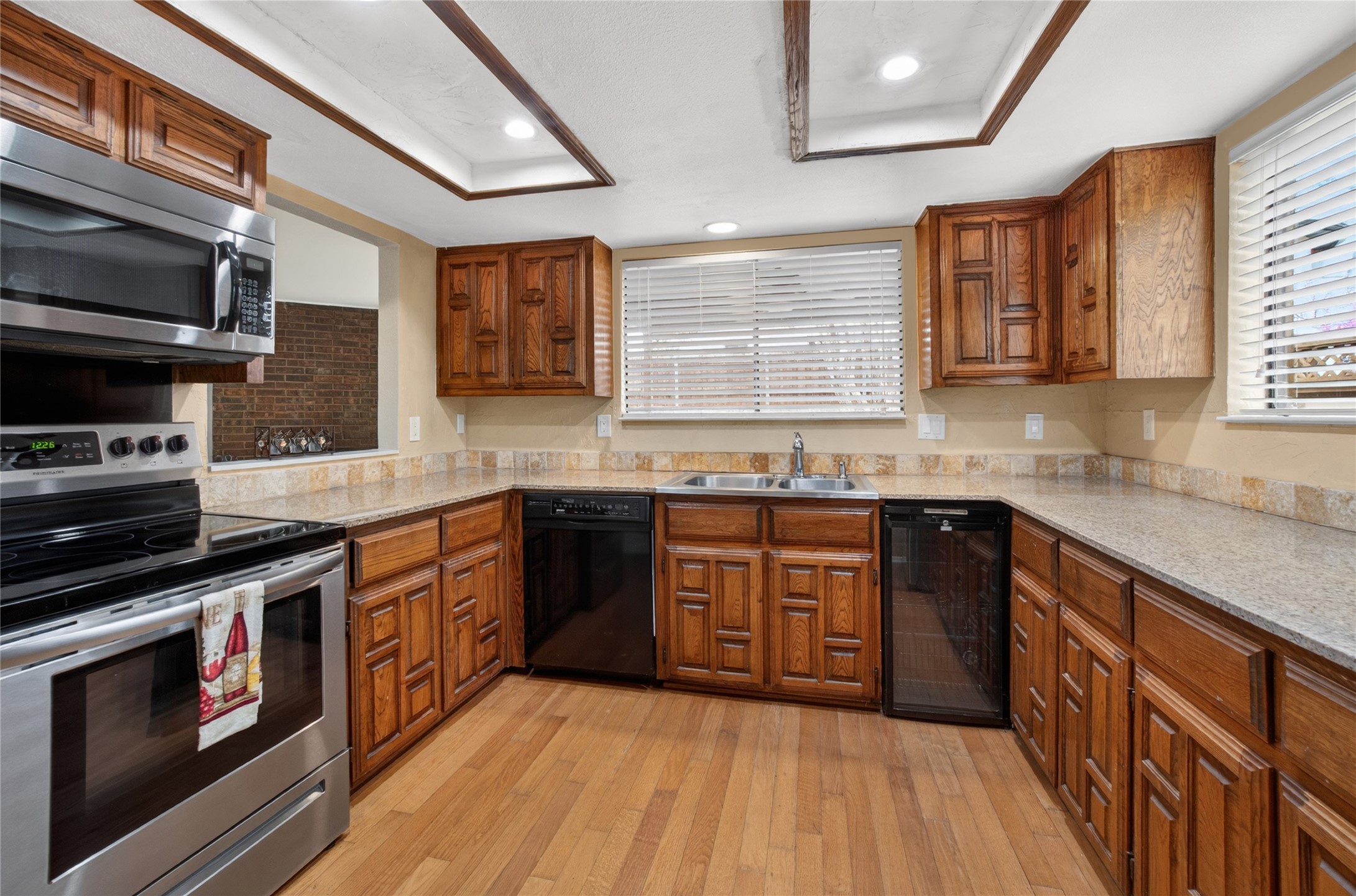 3136 Pin Oak Court