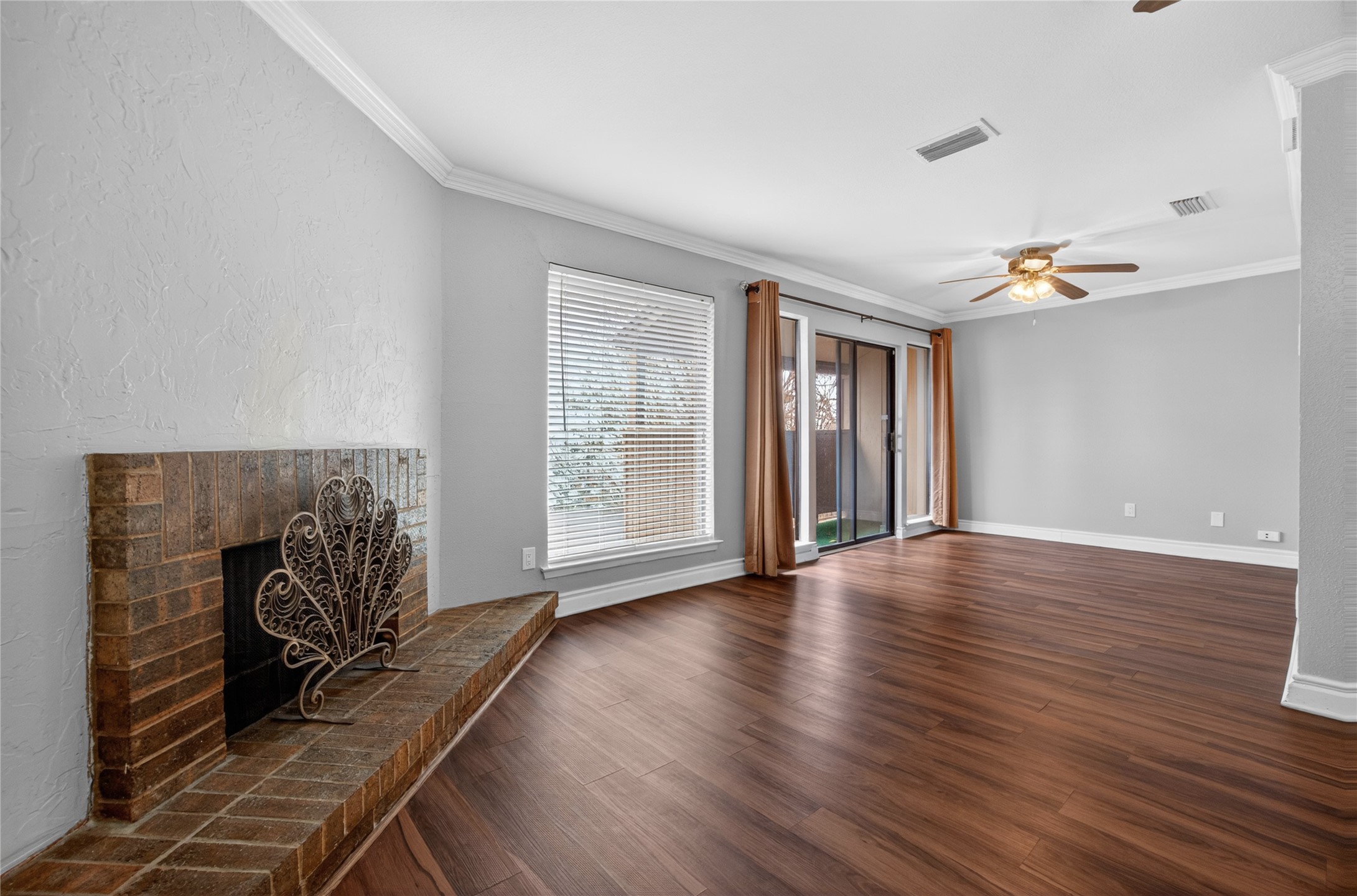 3136 Pin Oak Court