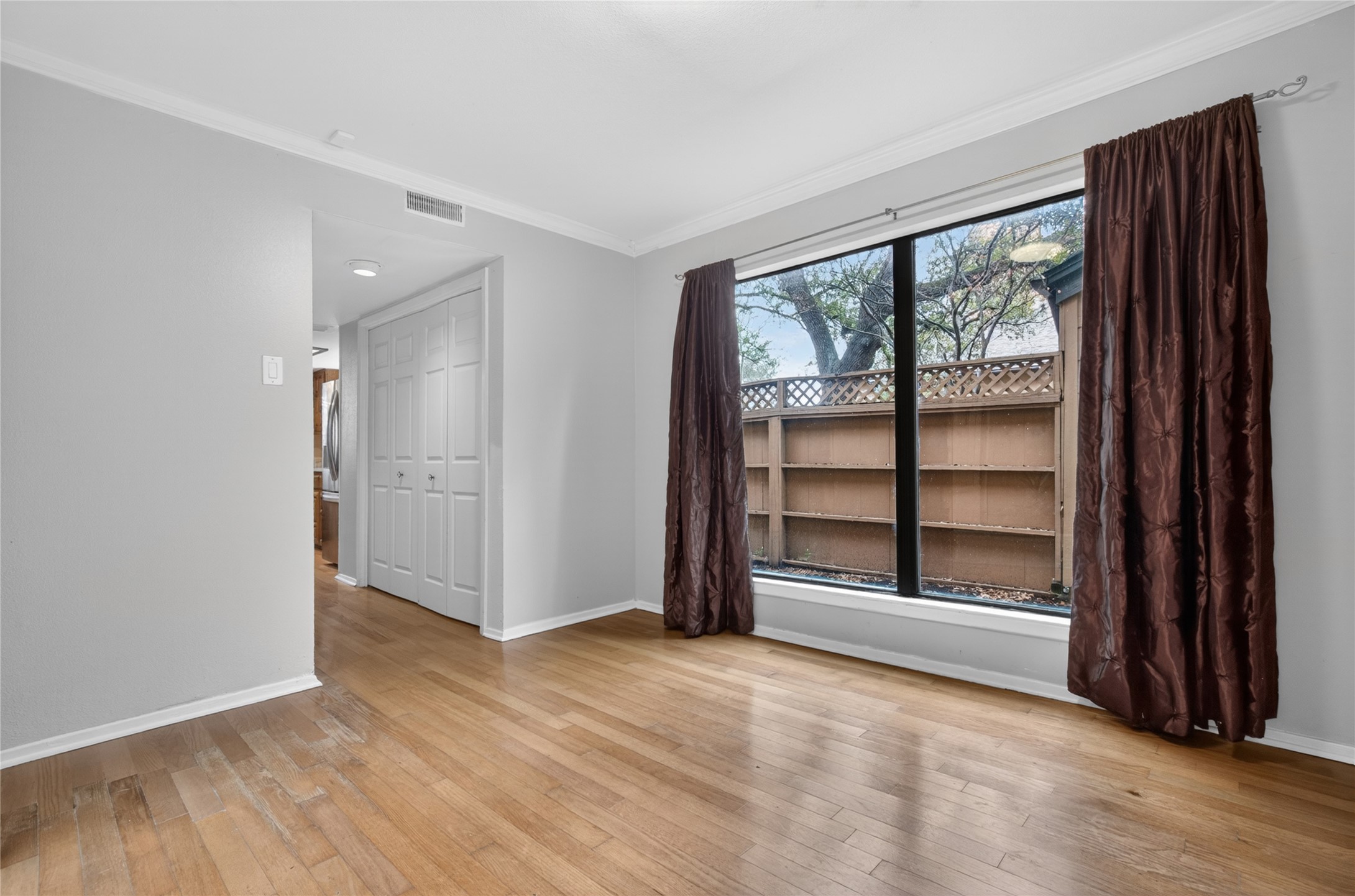 3136 Pin Oak Court