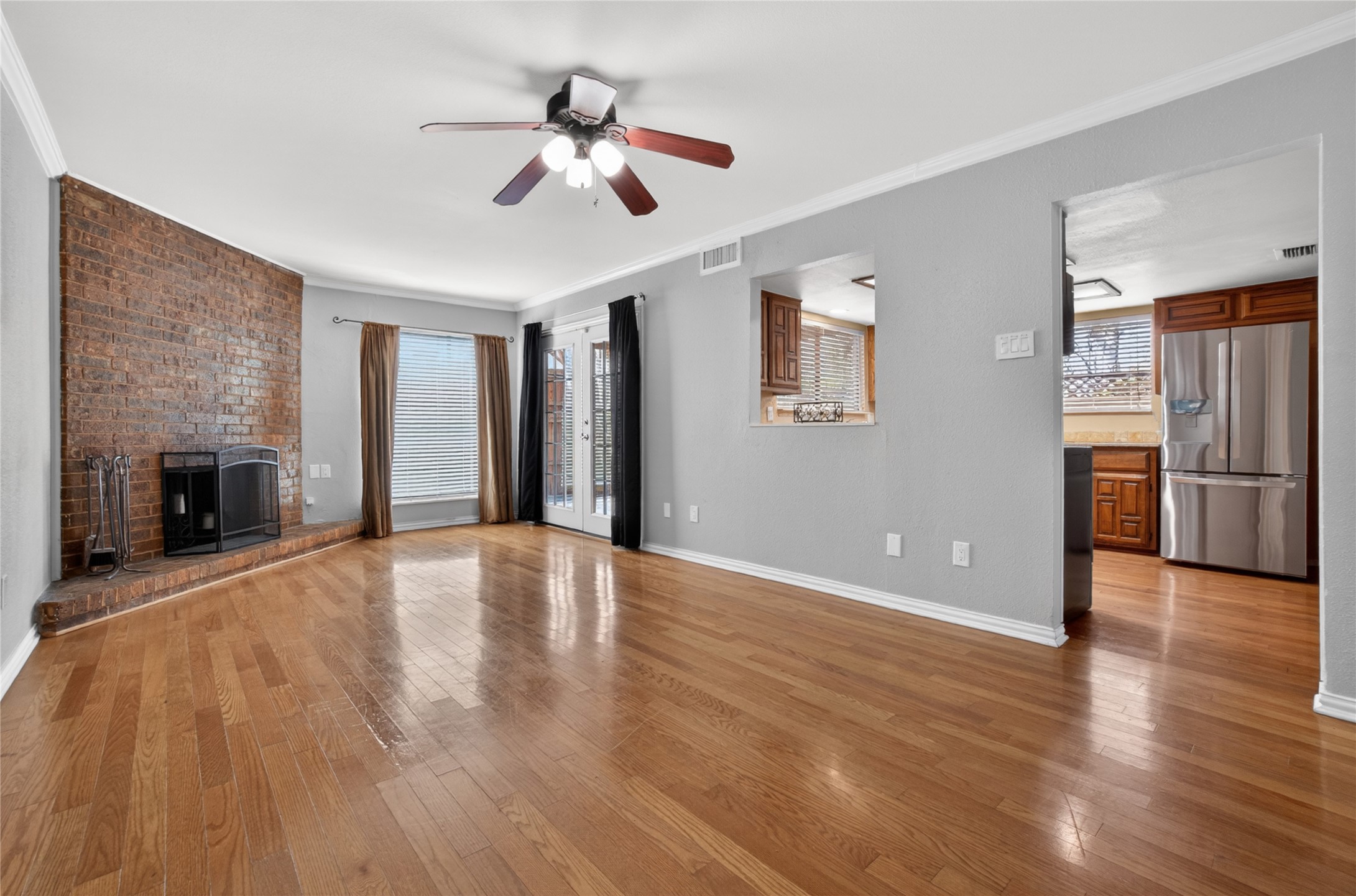 3136 Pin Oak Court