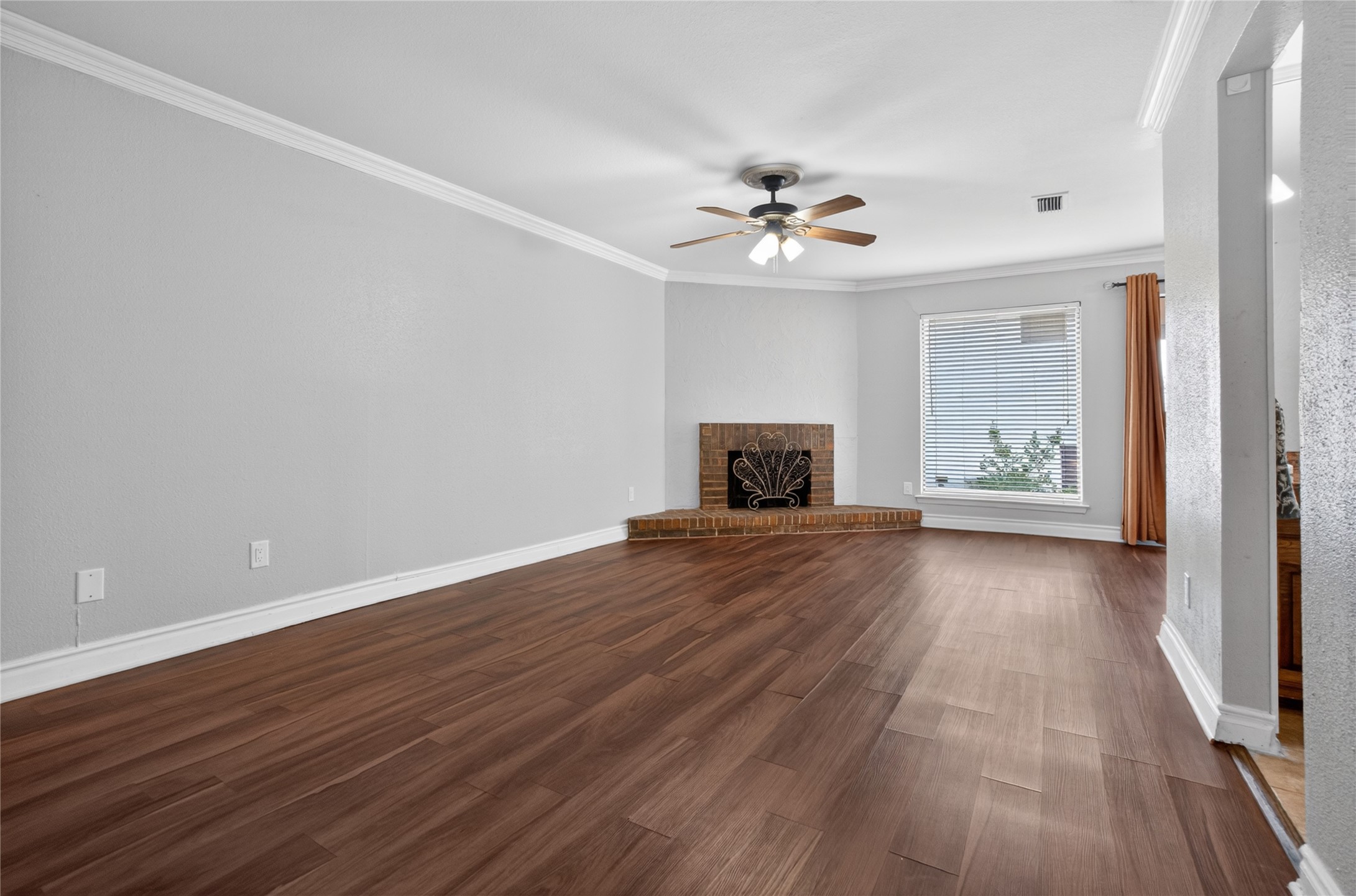 3136 Pin Oak Court
